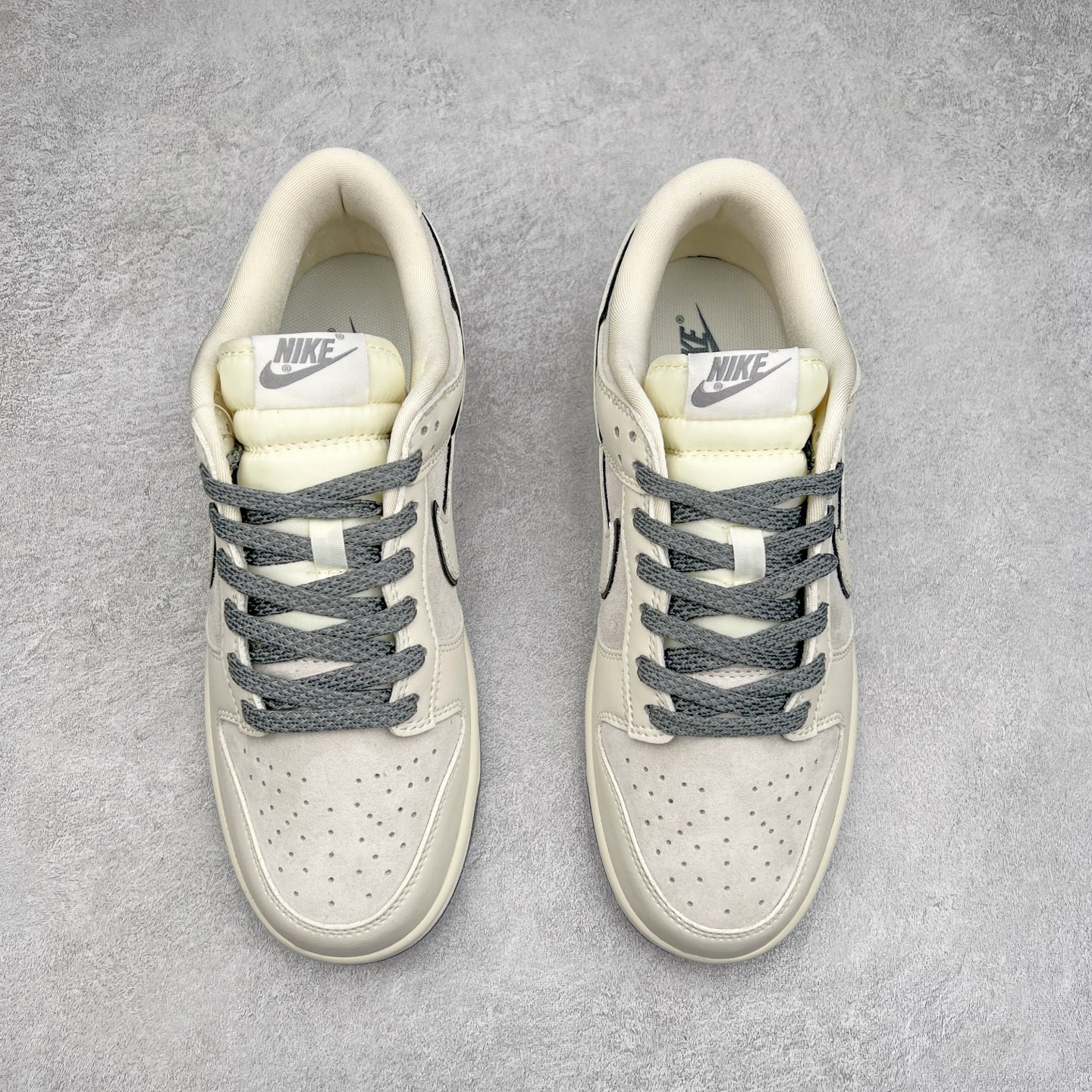 图片[2]-＃福利特价 NK Dunk Low 定制配色 大厂出品 极力推荐 原装头层材料 独家版型蒸餾加工帶來的是更好的视觉和脚感体验大厂纯原品质出货 清洁度 电绣工艺 皮料切割干净无任何毛边 细节完美 实拍调校N版已经零色差零失真 百分百还原实物色彩所见即所得 不存在货不对板色差等低级问题 选购参考实物拍摄 不混卖不参货 只用心做好货严格选品 承诺混一赔十 尺码：36 36.5 37.5 38 38.5 39 40 40.5 41 42 42.5 43 44 44.5 45 46-选品中心