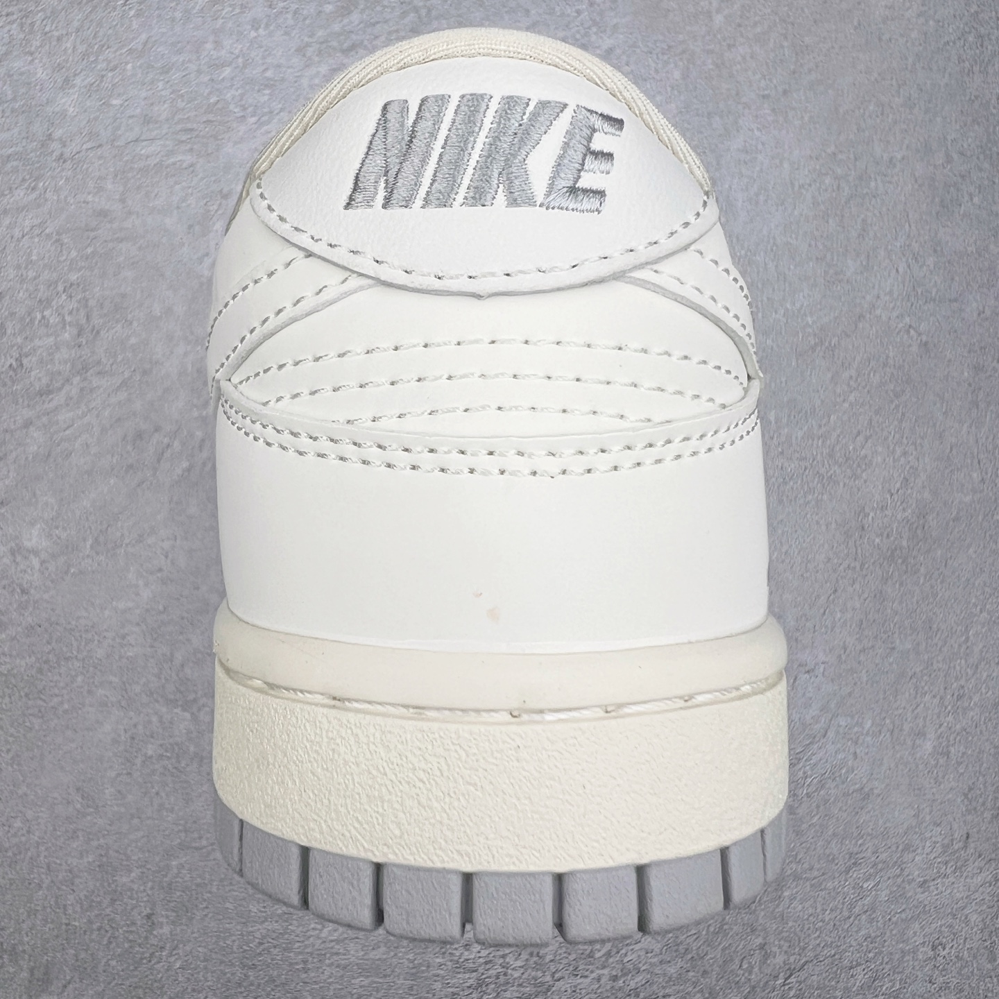 图片[8]-＃福利特价 NK Dunk Low 定制配色 大厂出品 极力推荐 原装头层材料 独家版型蒸餾加工帶來的是更好的视觉和脚感体验大厂纯原品质出货 清洁度 电绣工艺 皮料切割干净无任何毛边 细节完美 实拍调校N版已经零色差零失真 百分百还原实物色彩所见即所得 不存在货不对板色差等低级问题 选购参考实物拍摄 不混卖不参货 只用心做好货严格选品 承诺混一赔十 尺码：36 36.5 37.5 38 38.5 39 40 40.5 41 42 42.5 43 44 44.5 45 46-选品中心