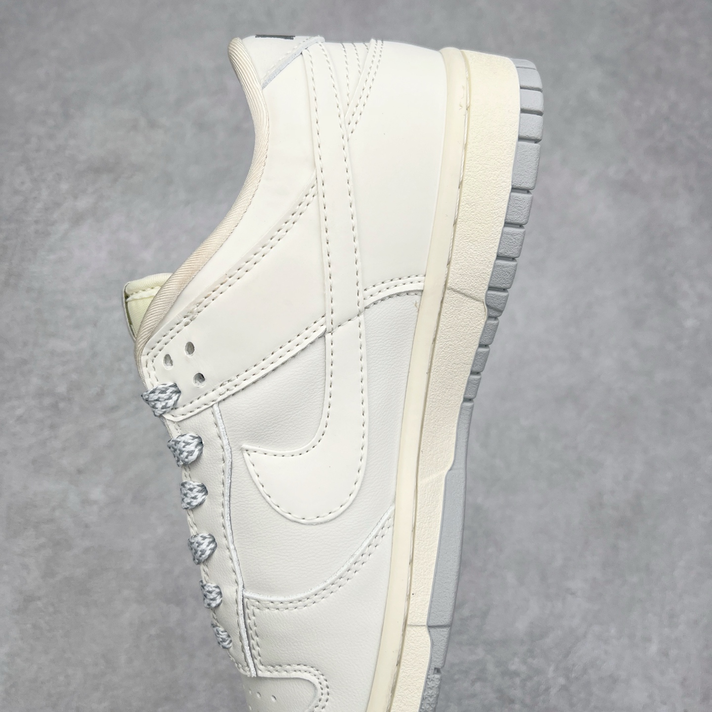 图片[7]-＃福利特价 NK Dunk Low 定制配色 大厂出品 极力推荐 原装头层材料 独家版型蒸餾加工帶來的是更好的视觉和脚感体验大厂纯原品质出货 清洁度 电绣工艺 皮料切割干净无任何毛边 细节完美 实拍调校N版已经零色差零失真 百分百还原实物色彩所见即所得 不存在货不对板色差等低级问题 选购参考实物拍摄 不混卖不参货 只用心做好货严格选品 承诺混一赔十 尺码：36 36.5 37.5 38 38.5 39 40 40.5 41 42 42.5 43 44 44.5 45 46-选品中心