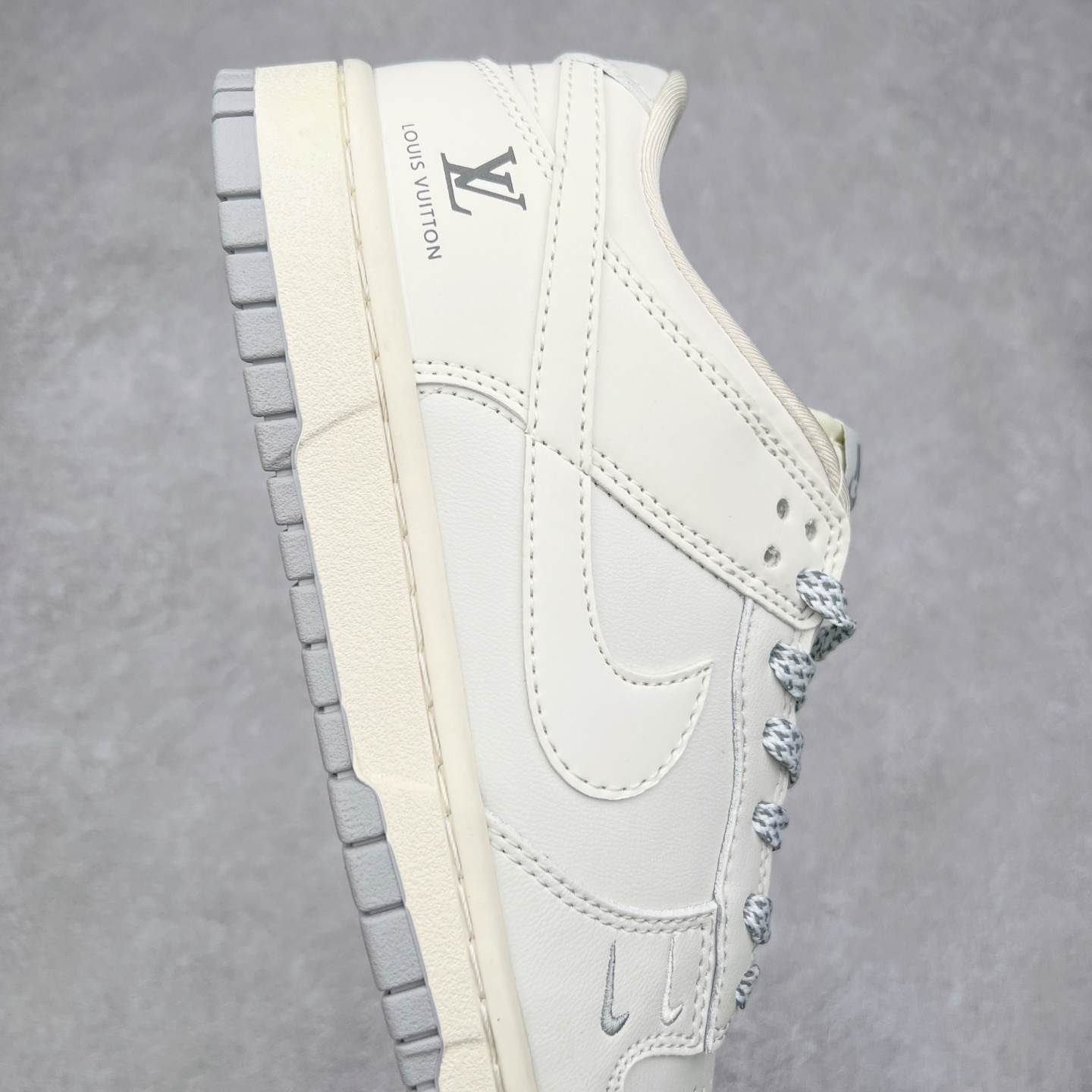 图片[6]-＃福利特价 NK Dunk Low 定制配色 大厂出品 极力推荐 原装头层材料 独家版型蒸餾加工帶來的是更好的视觉和脚感体验大厂纯原品质出货 清洁度 电绣工艺 皮料切割干净无任何毛边 细节完美 实拍调校N版已经零色差零失真 百分百还原实物色彩所见即所得 不存在货不对板色差等低级问题 选购参考实物拍摄 不混卖不参货 只用心做好货严格选品 承诺混一赔十 尺码：36 36.5 37.5 38 38.5 39 40 40.5 41 42 42.5 43 44 44.5 45 46-选品中心