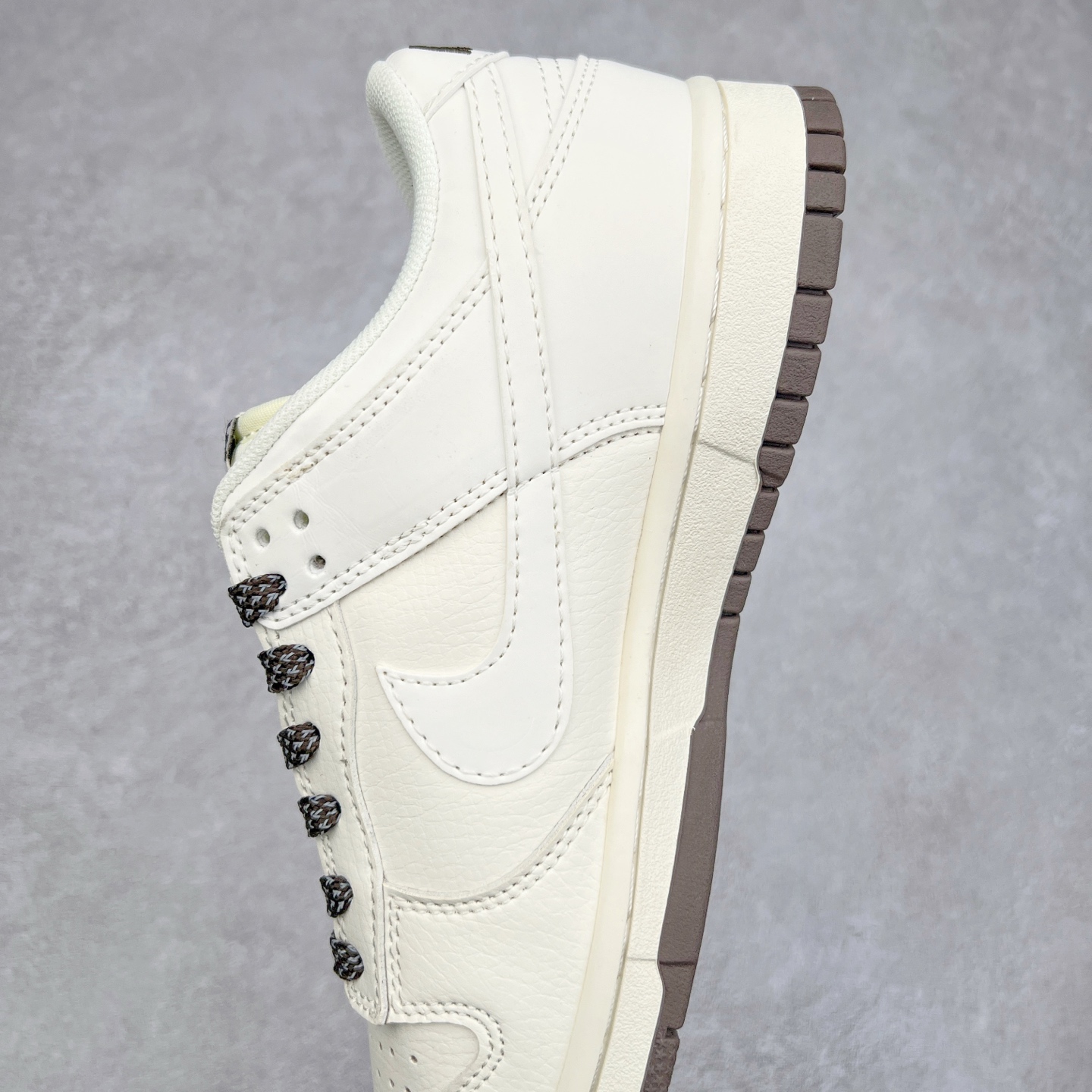 图片[7]-＃福利特价 NK Dunk Low 定制配色 大厂出品 极力推荐 原装头层材料 独家版型蒸餾加工帶來的是更好的视觉和脚感体验大厂纯原品质出货 清洁度 电绣工艺 皮料切割干净无任何毛边 细节完美 实拍调校N版已经零色差零失真 百分百还原实物色彩所见即所得 不存在货不对板色差等低级问题 选购参考实物拍摄 不混卖不参货 只用心做好货严格选品 承诺混一赔十 尺码：36 36.5 37.5 38 38.5 39 40 40.5 41 42 42.5 43 44 44.5 45 46-选品中心