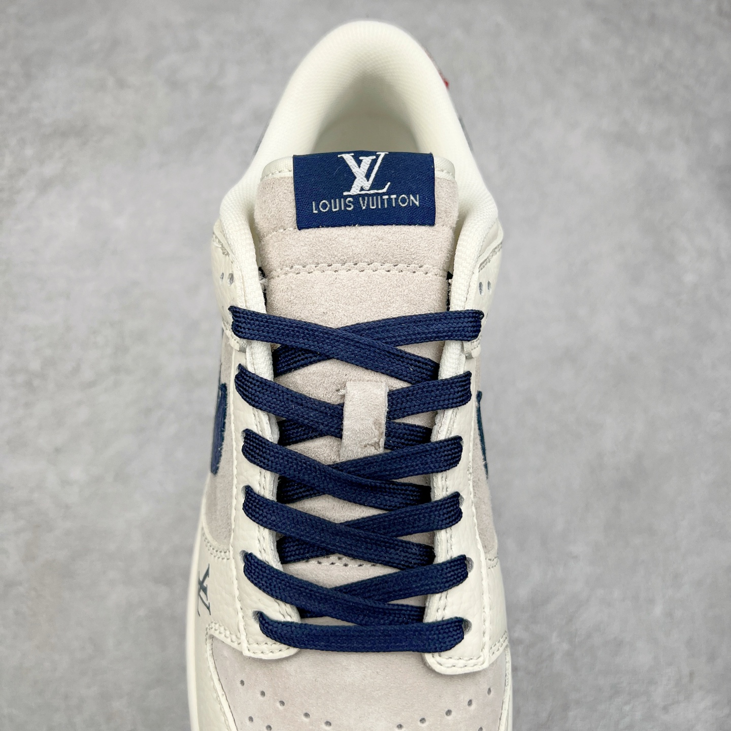 图片[5]-＃福利特价 NK Dunk Low 定制配色 大厂出品 极力推荐 原装头层材料 独家版型蒸餾加工帶來的是更好的视觉和脚感体验大厂纯原品质出货 清洁度 电绣工艺 皮料切割干净无任何毛边 细节完美 实拍调校N版已经零色差零失真 百分百还原实物色彩所见即所得 不存在货不对板色差等低级问题 选购参考实物拍摄 不混卖不参货 只用心做好货严格选品 承诺混一赔十 尺码：36 36.5 37.5 38 38.5 39 40 40.5 41 42 42.5 43 44 44.5 45 46-选品中心