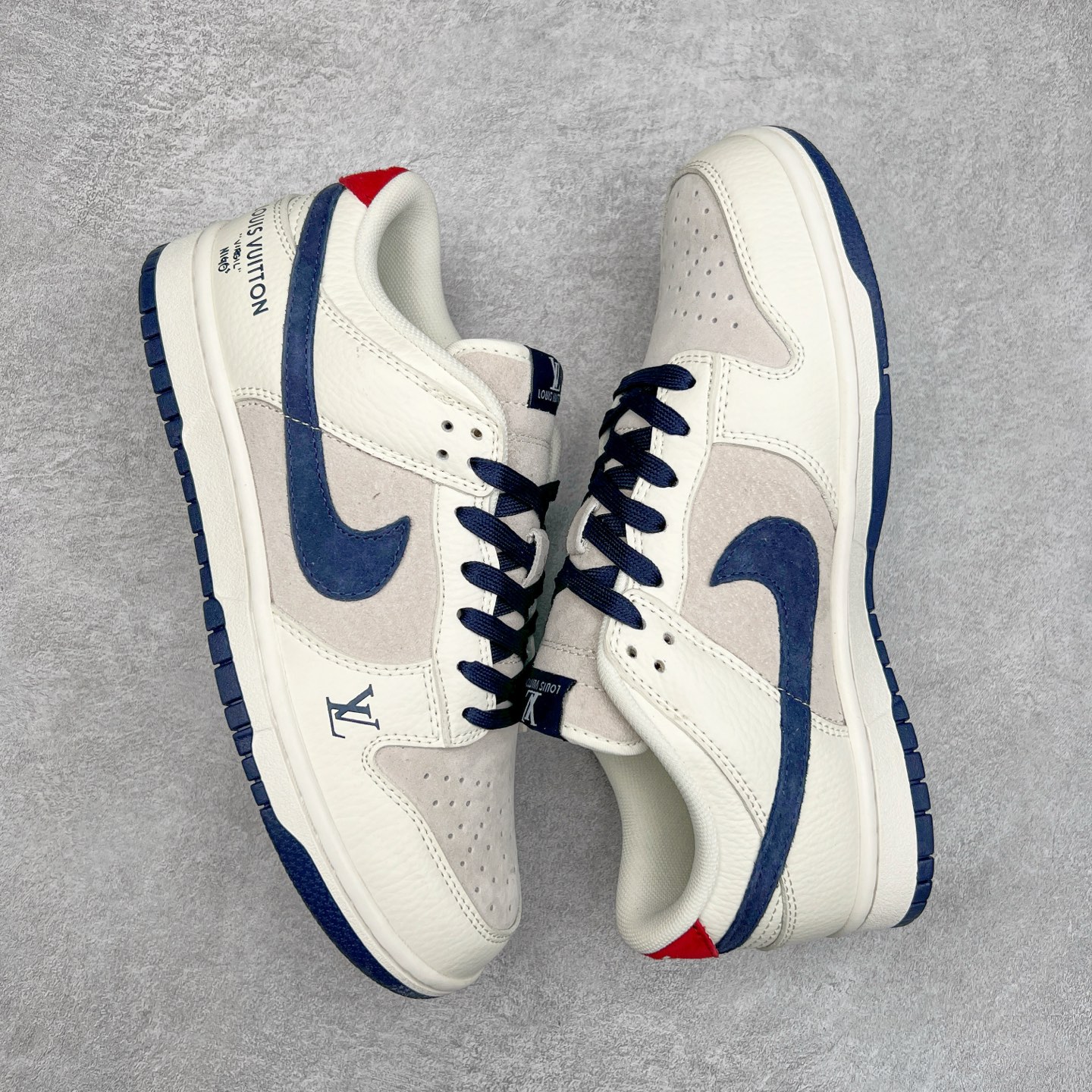 图片[3]-＃福利特价 NK Dunk Low 定制配色 大厂出品 极力推荐 原装头层材料 独家版型蒸餾加工帶來的是更好的视觉和脚感体验大厂纯原品质出货 清洁度 电绣工艺 皮料切割干净无任何毛边 细节完美 实拍调校N版已经零色差零失真 百分百还原实物色彩所见即所得 不存在货不对板色差等低级问题 选购参考实物拍摄 不混卖不参货 只用心做好货严格选品 承诺混一赔十 尺码：36 36.5 37.5 38 38.5 39 40 40.5 41 42 42.5 43 44 44.5 45 46-选品中心