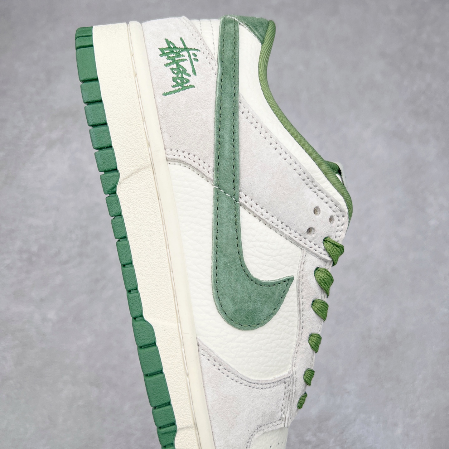 图片[6]-＃福利特价 NK Dunk Low 定制配色 大厂出品 极力推荐 原装头层材料 独家版型蒸餾加工帶來的是更好的视觉和脚感体验大厂纯原品质出货 清洁度 电绣工艺 皮料切割干净无任何毛边 细节完美 实拍调校N版已经零色差零失真 百分百还原实物色彩所见即所得 不存在货不对板色差等低级问题 选购参考实物拍摄 不混卖不参货 只用心做好货严格选品 承诺混一赔十 尺码：36 36.5 37.5 38 38.5 39 40 40.5 41 42 42.5 43 44 44.5 45 46-选品中心