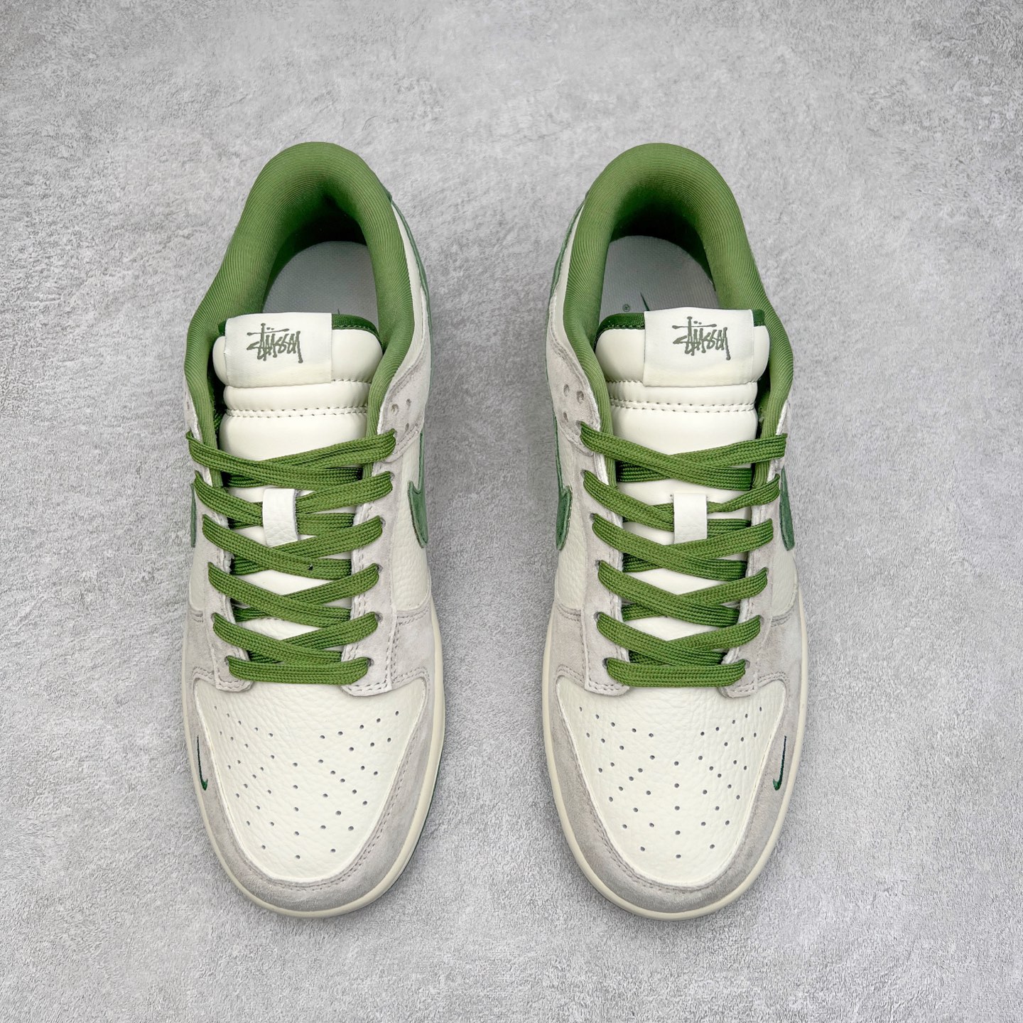 图片[2]-＃福利特价 NK Dunk Low 定制配色 大厂出品 极力推荐 原装头层材料 独家版型蒸餾加工帶來的是更好的视觉和脚感体验大厂纯原品质出货 清洁度 电绣工艺 皮料切割干净无任何毛边 细节完美 实拍调校N版已经零色差零失真 百分百还原实物色彩所见即所得 不存在货不对板色差等低级问题 选购参考实物拍摄 不混卖不参货 只用心做好货严格选品 承诺混一赔十 尺码：36 36.5 37.5 38 38.5 39 40 40.5 41 42 42.5 43 44 44.5 45 46-选品中心