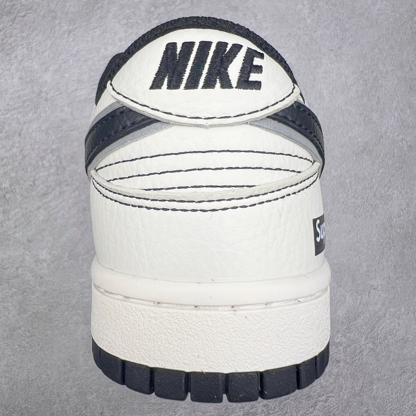 图片[8]-＃福利特价 NK Dunk Low 定制配色 大厂出品 极力推荐 原装头层材料 独家版型蒸餾加工帶來的是更好的视觉和脚感体验大厂纯原品质出货 清洁度 电绣工艺 皮料切割干净无任何毛边 细节完美 实拍调校N版已经零色差零失真 百分百还原实物色彩所见即所得 不存在货不对板色差等低级问题 选购参考实物拍摄 不混卖不参货 只用心做好货严格选品 承诺混一赔十 尺码：36 36.5 37.5 38 38.5 39 40 40.5 41 42 42.5 43 44 44.5 45 46-选品中心