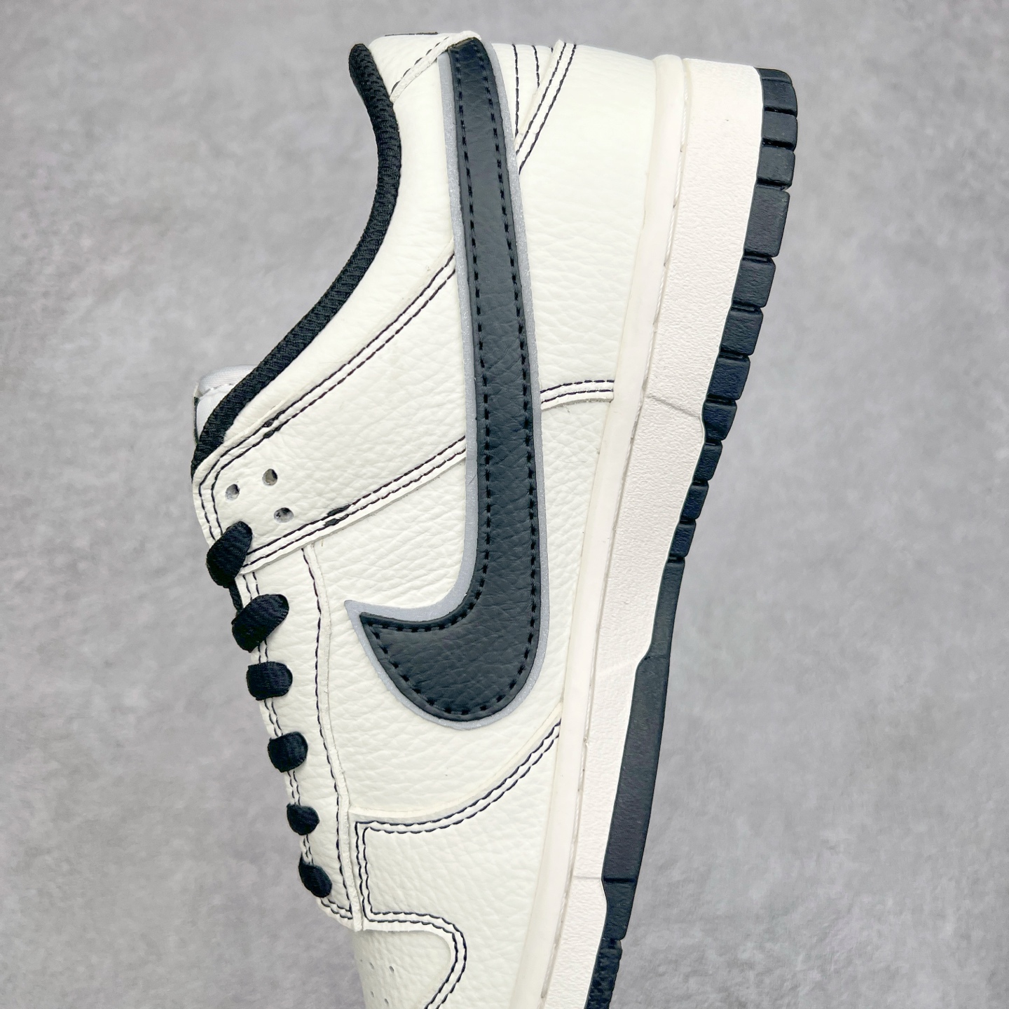 图片[7]-＃福利特价 NK Dunk Low 定制配色 大厂出品 极力推荐 原装头层材料 独家版型蒸餾加工帶來的是更好的视觉和脚感体验大厂纯原品质出货 清洁度 电绣工艺 皮料切割干净无任何毛边 细节完美 实拍调校N版已经零色差零失真 百分百还原实物色彩所见即所得 不存在货不对板色差等低级问题 选购参考实物拍摄 不混卖不参货 只用心做好货严格选品 承诺混一赔十 尺码：36 36.5 37.5 38 38.5 39 40 40.5 41 42 42.5 43 44 44.5 45 46-选品中心