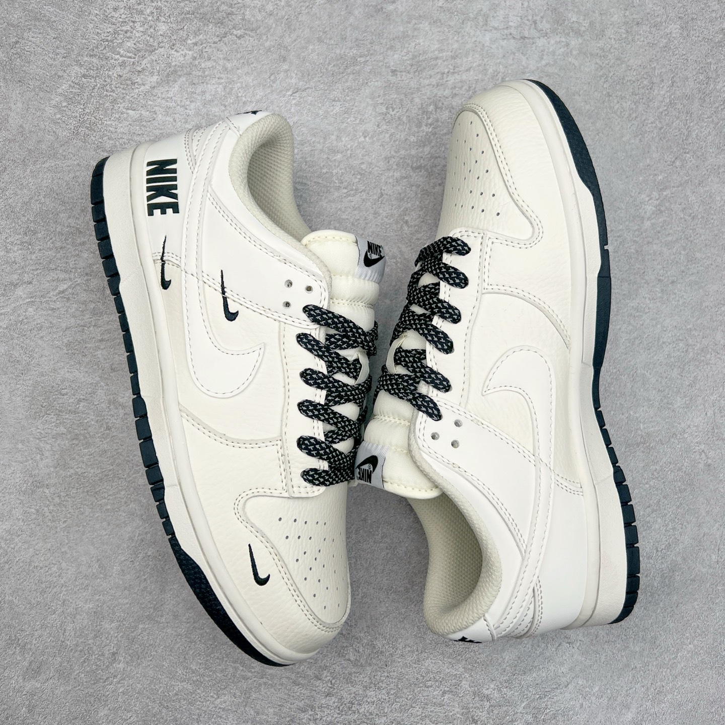 图片[3]-＃福利特价 NK Dunk Low 定制配色 大厂出品 极力推荐 原装头层材料 独家版型蒸餾加工帶來的是更好的视觉和脚感体验大厂纯原品质出货 清洁度 电绣工艺 皮料切割干净无任何毛边 细节完美 实拍调校N版已经零色差零失真 百分百还原实物色彩所见即所得 不存在货不对板色差等低级问题 选购参考实物拍摄 不混卖不参货 只用心做好货严格选品 承诺混一赔十 尺码：36 36.5 37.5 38 38.5 39 40 40.5 41 42 42.5 43 44 44.5 45 46-选品中心