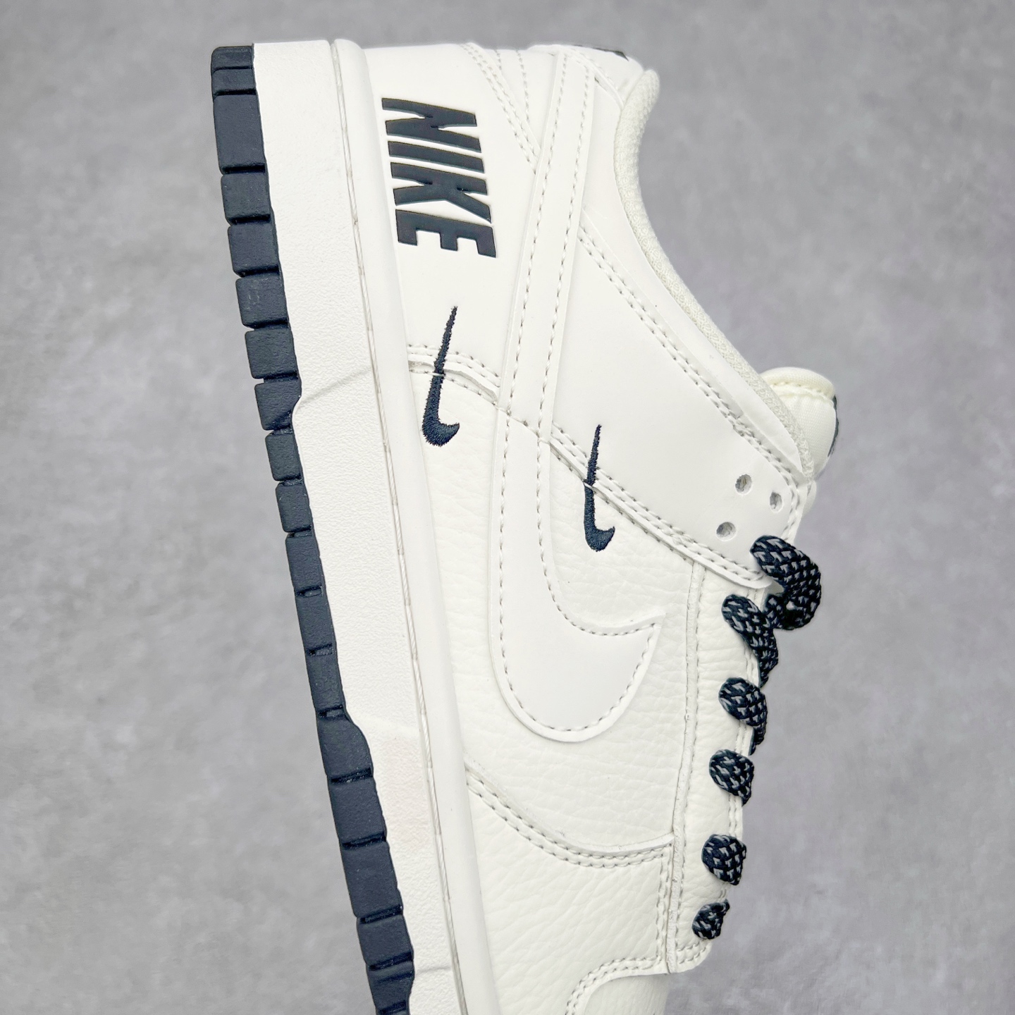 图片[6]-＃福利特价 NK Dunk Low 定制配色 大厂出品 极力推荐 原装头层材料 独家版型蒸餾加工帶來的是更好的视觉和脚感体验大厂纯原品质出货 清洁度 电绣工艺 皮料切割干净无任何毛边 细节完美 实拍调校N版已经零色差零失真 百分百还原实物色彩所见即所得 不存在货不对板色差等低级问题 选购参考实物拍摄 不混卖不参货 只用心做好货严格选品 承诺混一赔十 尺码：36 36.5 37.5 38 38.5 39 40 40.5 41 42 42.5 43 44 44.5 45 46-选品中心