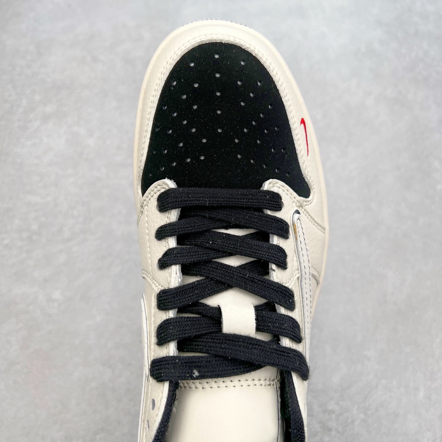 图片[4]-TS x Air Jordan AJ1 Low 倒钩低帮联名定制配色 XS7089-526 原厂内置气垫魔块 A模大底 头层小牛皮 鞋舌AJ原厂专用牛津布+AJ专用反口珍珠布+原厂无杂质高弹内里海棉+特殊封边弹力鞋带 实拍调校N版已经零色差零失真 百分百还原实物色彩所见即所得 不存在货不对板色差等低级问题 选购参考实物拍摄 不混卖不参货 只用心做好货严格选品 承诺混一赔十 尺码：36 36.5 37.5 38 38.5 39 40 40.5 41 42 42.5 43 44 44.5 45-选品中心