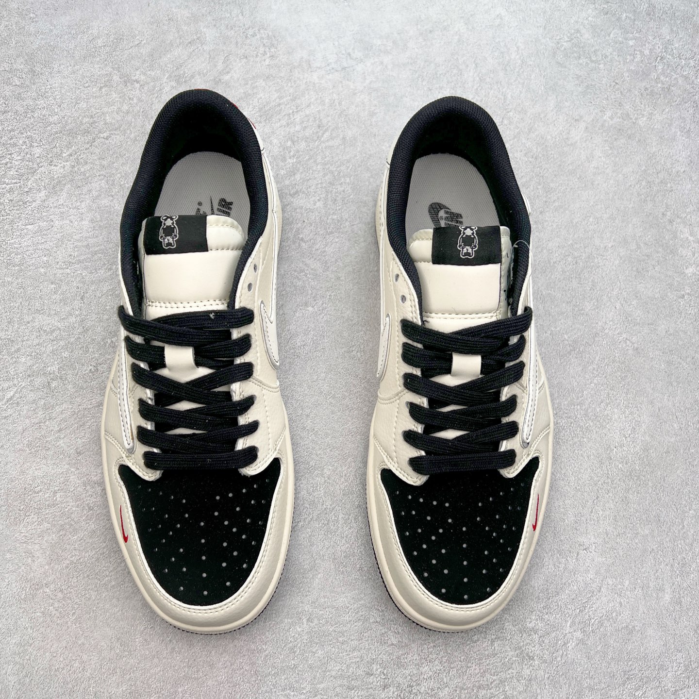 图片[2]-TS x Air Jordan AJ1 Low 倒钩低帮联名定制配色 XS7089-526 原厂内置气垫魔块 A模大底 头层小牛皮 鞋舌AJ原厂专用牛津布+AJ专用反口珍珠布+原厂无杂质高弹内里海棉+特殊封边弹力鞋带 实拍调校N版已经零色差零失真 百分百还原实物色彩所见即所得 不存在货不对板色差等低级问题 选购参考实物拍摄 不混卖不参货 只用心做好货严格选品 承诺混一赔十 尺码：36 36.5 37.5 38 38.5 39 40 40.5 41 42 42.5 43 44 44.5 45-选品中心