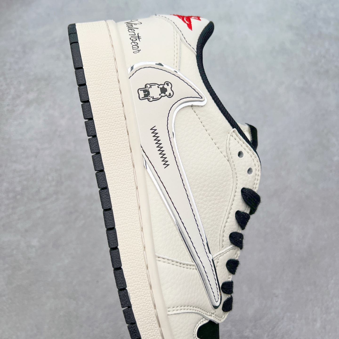 图片[6]-TS x Air Jordan AJ1 Low 倒钩低帮联名定制配色 XS7089-526 原厂内置气垫魔块 A模大底 头层小牛皮 鞋舌AJ原厂专用牛津布+AJ专用反口珍珠布+原厂无杂质高弹内里海棉+特殊封边弹力鞋带 实拍调校N版已经零色差零失真 百分百还原实物色彩所见即所得 不存在货不对板色差等低级问题 选购参考实物拍摄 不混卖不参货 只用心做好货严格选品 承诺混一赔十 尺码：36 36.5 37.5 38 38.5 39 40 40.5 41 42 42.5 43 44 44.5 45-选品中心