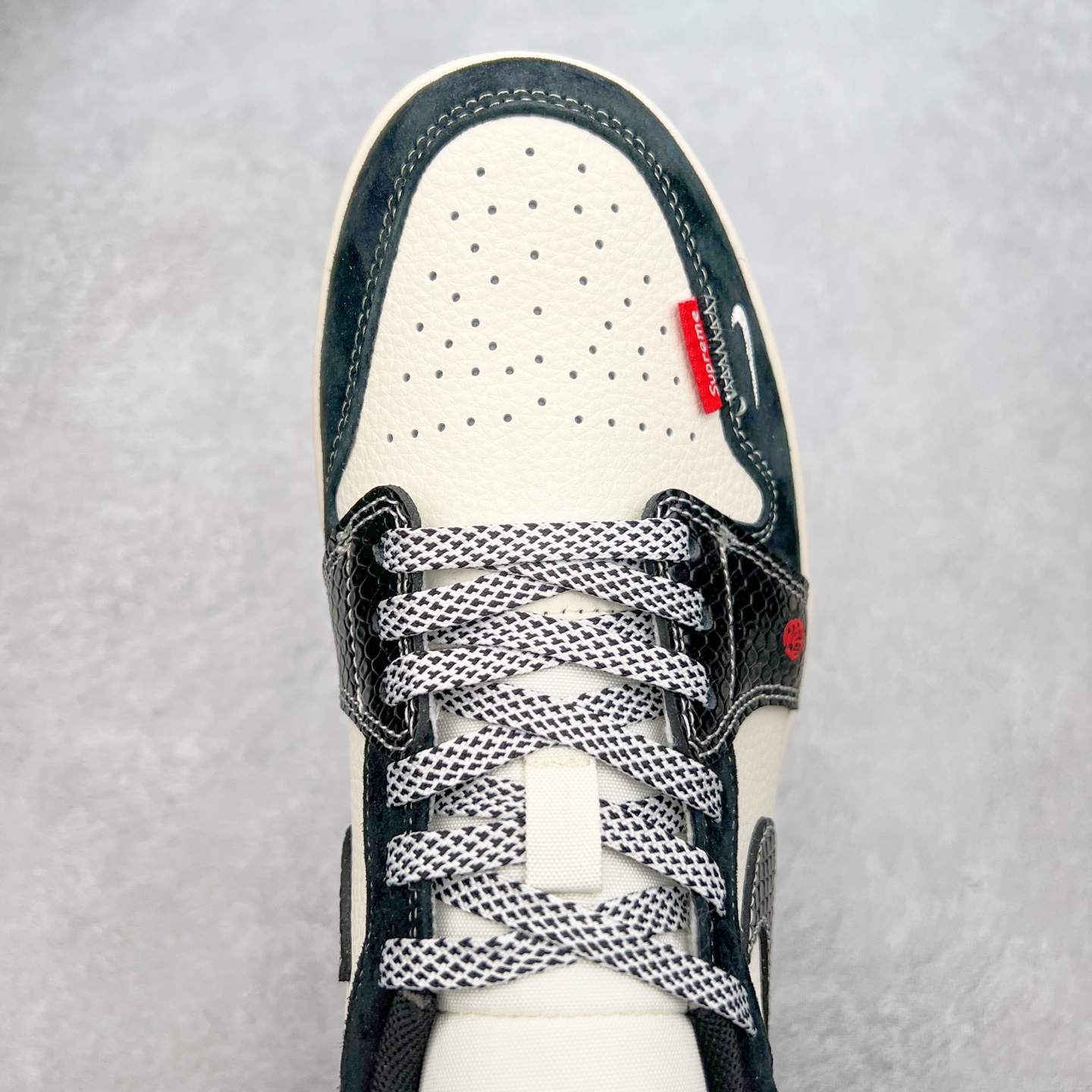 图片[4]-Air Jordan AJ1 Low 低帮定制 SJ9950-056 原厂内置气垫魔块 A模大底 头层小牛皮 鞋舌AJ原厂专用牛津布+AJ专用反口珍珠布+原厂无杂质高弹内里海棉+特殊封边弹力鞋带 尺码：36 36.5 37.5 38 38.5 39 40 40.5 41 42 42.5 43 44 44.5 45-选品中心