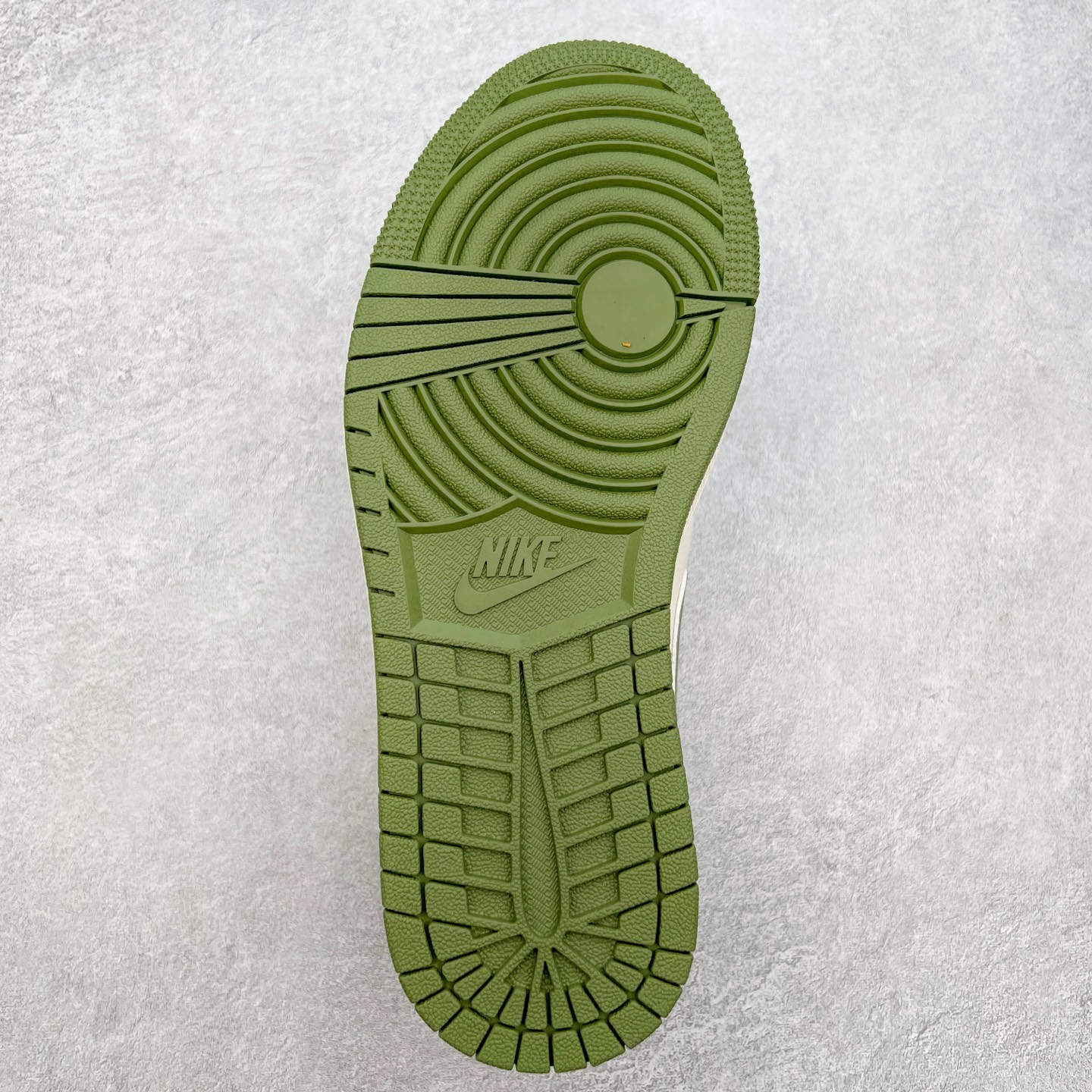 图片[9]-Air Jordan AJ1 Low 低帮定制 CF3688-019 原厂内置气垫魔块 A模大底 头层小牛皮 鞋舌AJ原厂专用牛津布+AJ专用反口珍珠布+原厂无杂质高弹内里海棉+特殊封边弹力鞋带 尺码：36 36.5 37.5 38 38.5 39 40 40.5 41 42 42.5 43 44 44.5 45-选品中心