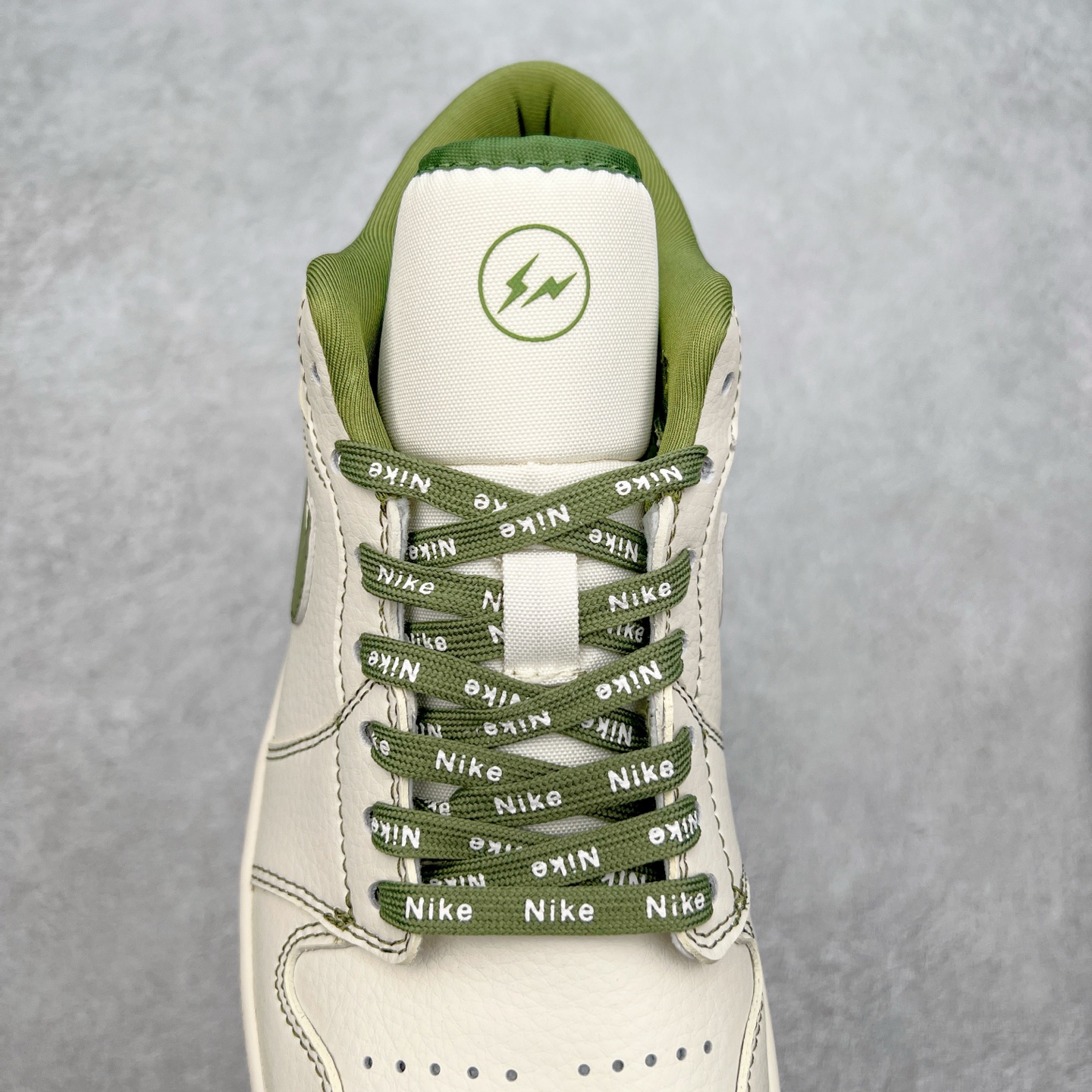 图片[5]-Air Jordan AJ1 Low 低帮定制 CF3688-019 原厂内置气垫魔块 A模大底 头层小牛皮 鞋舌AJ原厂专用牛津布+AJ专用反口珍珠布+原厂无杂质高弹内里海棉+特殊封边弹力鞋带 尺码：36 36.5 37.5 38 38.5 39 40 40.5 41 42 42.5 43 44 44.5 45-选品中心