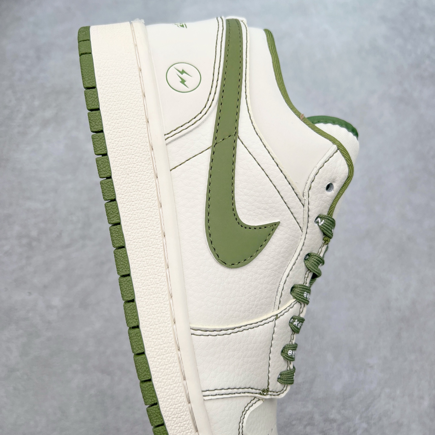 图片[6]-Air Jordan AJ1 Low 低帮定制 CF3688-019 原厂内置气垫魔块 A模大底 头层小牛皮 鞋舌AJ原厂专用牛津布+AJ专用反口珍珠布+原厂无杂质高弹内里海棉+特殊封边弹力鞋带 尺码：36 36.5 37.5 38 38.5 39 40 40.5 41 42 42.5 43 44 44.5 45-选品中心