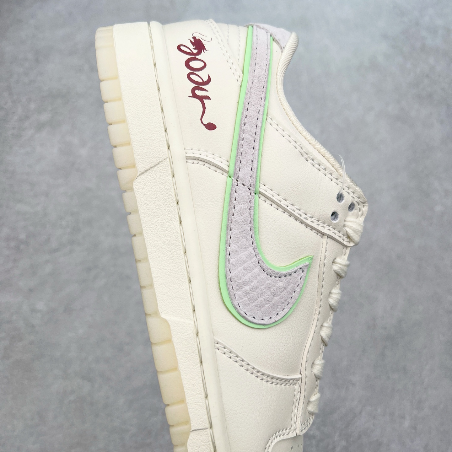 图片[6]-NK Dunk Low 定制配色 SJ2558-017 大厂出品 极力推荐 原装头层材料 独家版型蒸餾加工帶來的是更好的视觉和脚感体验大厂纯原品质出货 清洁度 电绣工艺 皮料切割干净无任何毛边 细节完美 实拍调校N版已经零色差零失真 百分百还原实物色彩所见即所得 不存在货不对板色差等低级问题 选购参考实物拍摄 不混卖不参货 只用心做好货严格选品 承诺混一赔十 尺码：36 36.5 37.5 38 38.5 39 40 40.5 41 42 42.5 43 44 44.5 45-选品中心