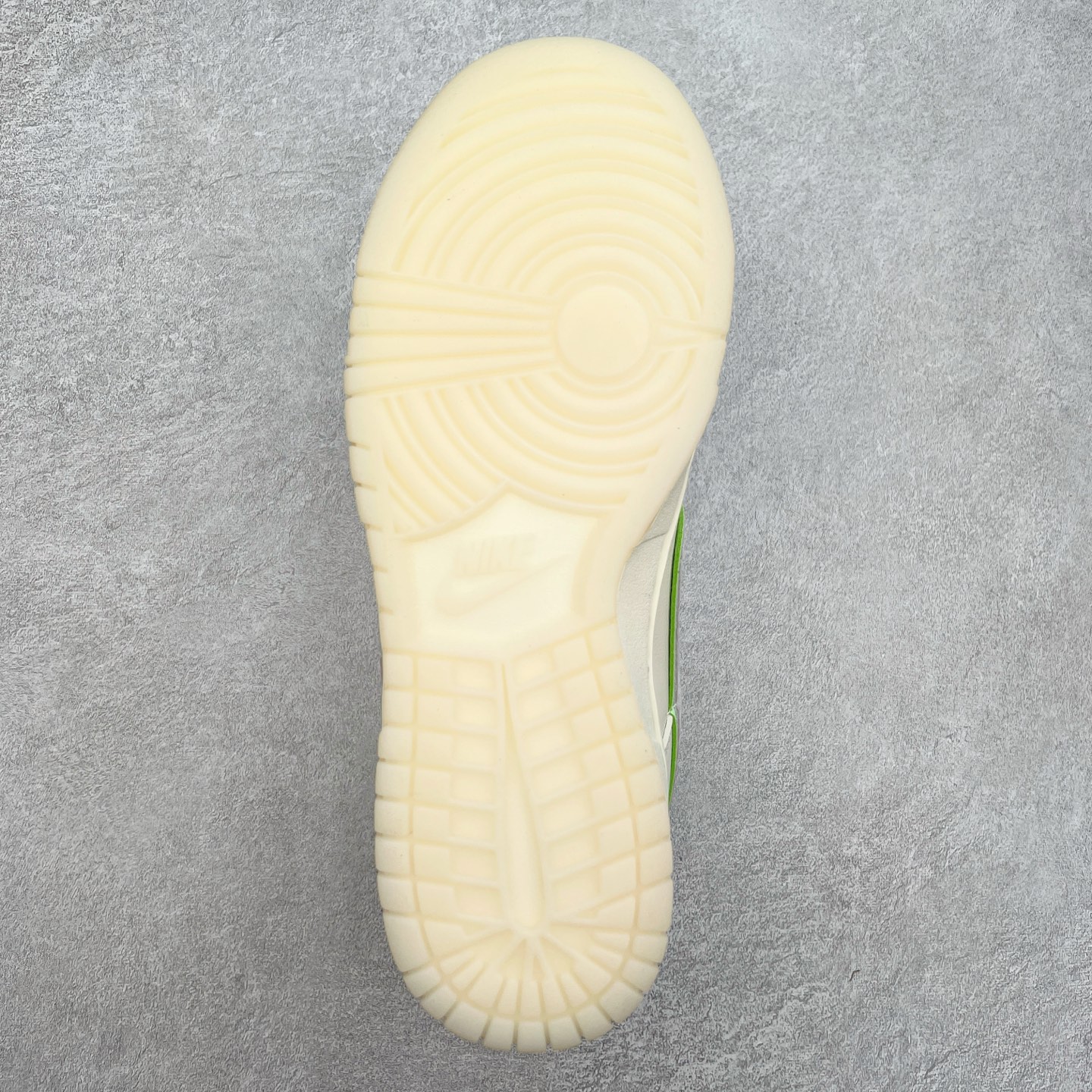 图片[9]-NK Dunk Low 定制配色 SJ2558-017 大厂出品 极力推荐 原装头层材料 独家版型蒸餾加工帶來的是更好的视觉和脚感体验大厂纯原品质出货 清洁度 电绣工艺 皮料切割干净无任何毛边 细节完美 实拍调校N版已经零色差零失真 百分百还原实物色彩所见即所得 不存在货不对板色差等低级问题 选购参考实物拍摄 不混卖不参货 只用心做好货严格选品 承诺混一赔十 尺码：36 36.5 37.5 38 38.5 39 40 40.5 41 42 42.5 43 44 44.5 45-选品中心