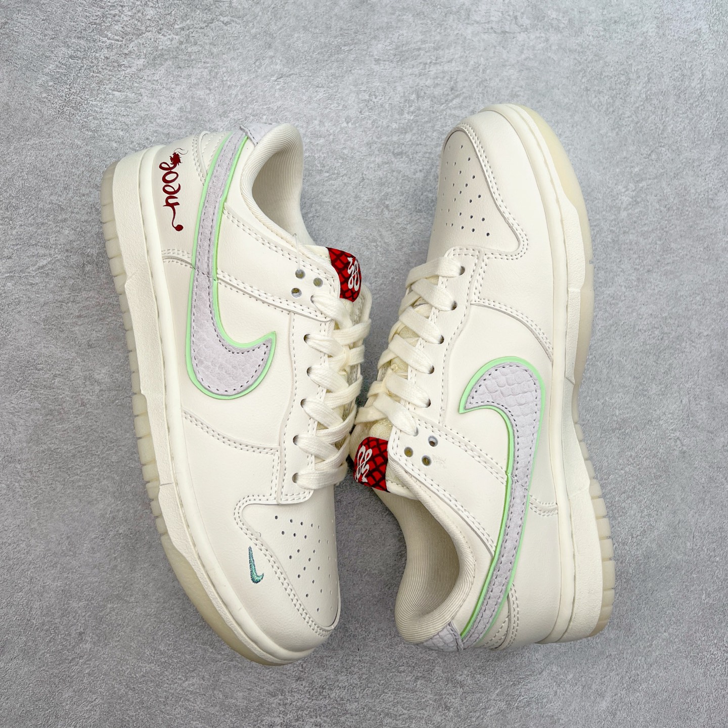 图片[3]-NK Dunk Low 定制配色 SJ2558-017 大厂出品 极力推荐 原装头层材料 独家版型蒸餾加工帶來的是更好的视觉和脚感体验大厂纯原品质出货 清洁度 电绣工艺 皮料切割干净无任何毛边 细节完美 实拍调校N版已经零色差零失真 百分百还原实物色彩所见即所得 不存在货不对板色差等低级问题 选购参考实物拍摄 不混卖不参货 只用心做好货严格选品 承诺混一赔十 尺码：36 36.5 37.5 38 38.5 39 40 40.5 41 42 42.5 43 44 44.5 45-选品中心