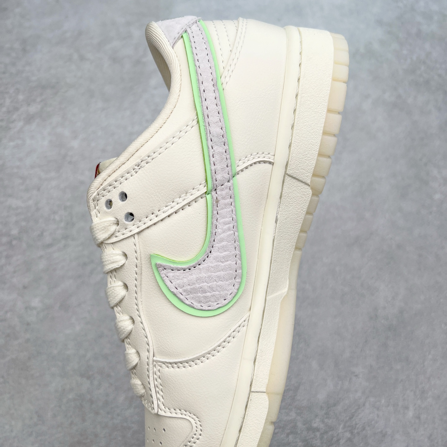 图片[7]-NK Dunk Low 定制配色 SJ2558-017 大厂出品 极力推荐 原装头层材料 独家版型蒸餾加工帶來的是更好的视觉和脚感体验大厂纯原品质出货 清洁度 电绣工艺 皮料切割干净无任何毛边 细节完美 实拍调校N版已经零色差零失真 百分百还原实物色彩所见即所得 不存在货不对板色差等低级问题 选购参考实物拍摄 不混卖不参货 只用心做好货严格选品 承诺混一赔十 尺码：36 36.5 37.5 38 38.5 39 40 40.5 41 42 42.5 43 44 44.5 45-选品中心