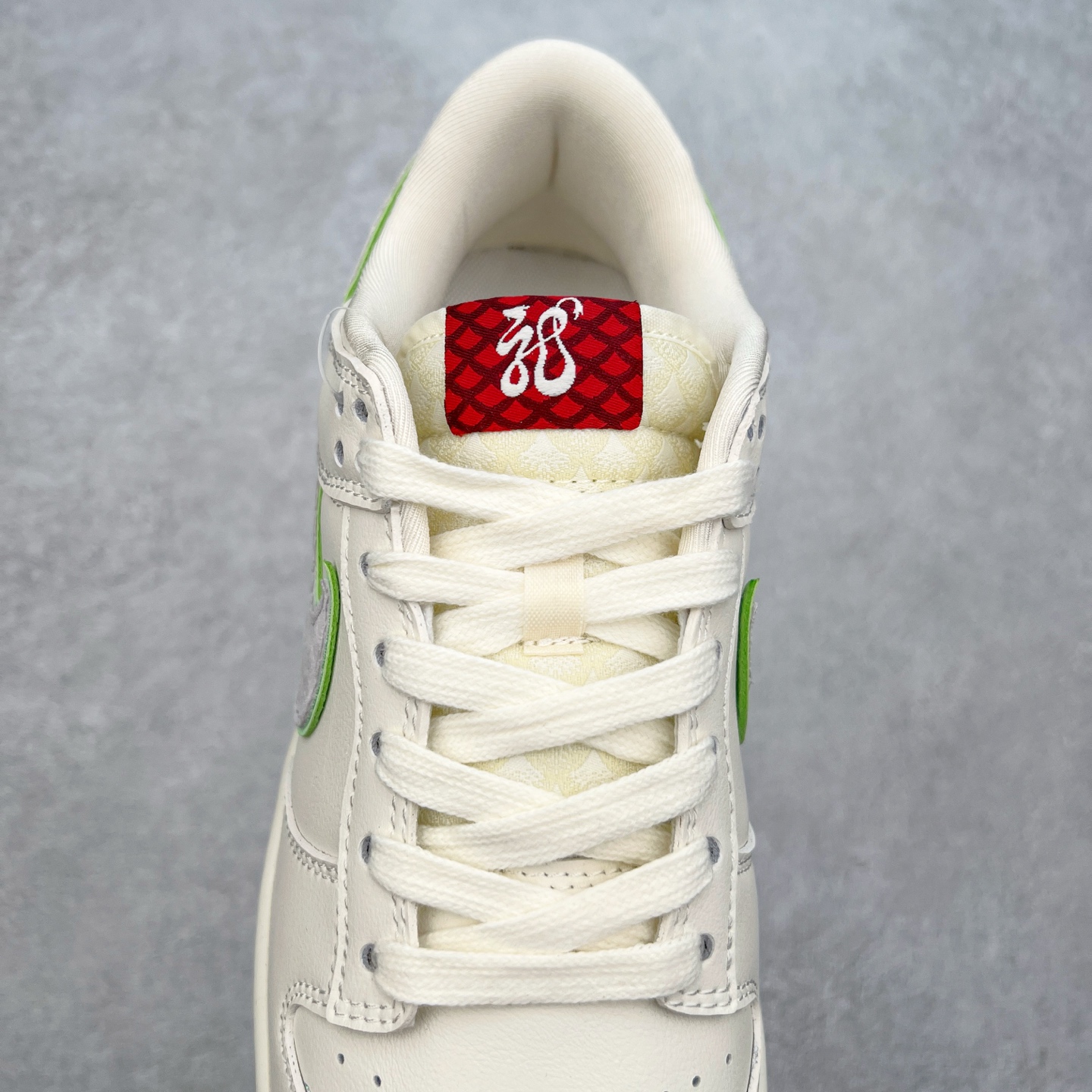 图片[5]-NK Dunk Low 定制配色 SJ2558-017 大厂出品 极力推荐 原装头层材料 独家版型蒸餾加工帶來的是更好的视觉和脚感体验大厂纯原品质出货 清洁度 电绣工艺 皮料切割干净无任何毛边 细节完美 实拍调校N版已经零色差零失真 百分百还原实物色彩所见即所得 不存在货不对板色差等低级问题 选购参考实物拍摄 不混卖不参货 只用心做好货严格选品 承诺混一赔十 尺码：36 36.5 37.5 38 38.5 39 40 40.5 41 42 42.5 43 44 44.5 45-选品中心