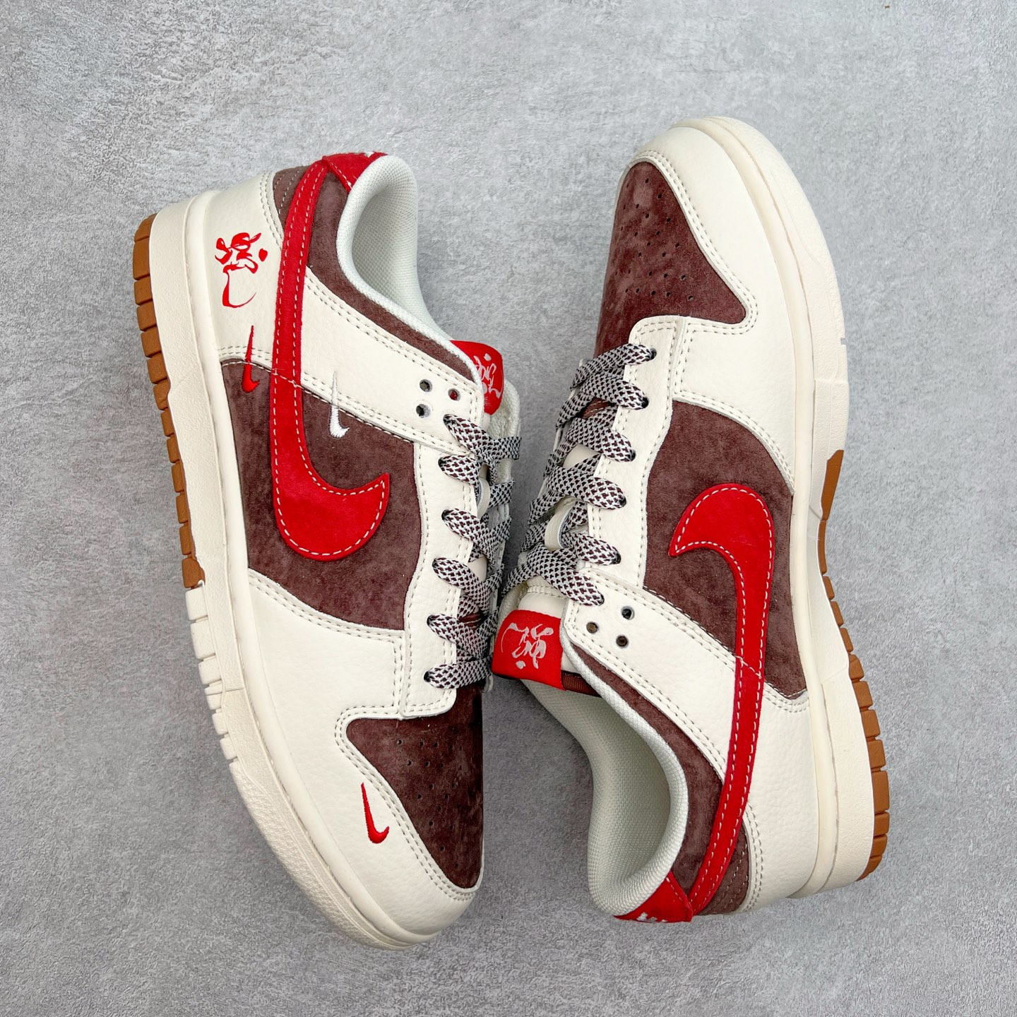 图片[3]-NK Dunk Low 定制配色 CF3688-001 大厂出品 极力推荐 原装头层材料 独家版型蒸餾加工帶來的是更好的视觉和脚感体验大厂纯原品质出货 清洁度 电绣工艺 皮料切割干净无任何毛边 细节完美 实拍调校N版已经零色差零失真 百分百还原实物色彩所见即所得 不存在货不对板色差等低级问题 选购参考实物拍摄 不混卖不参货 只用心做好货严格选品 承诺混一赔十 尺码：36 36.5 37.5 38 38.5 39 40 40.5 41 42 42.5 43 44 44.5 45-选品中心