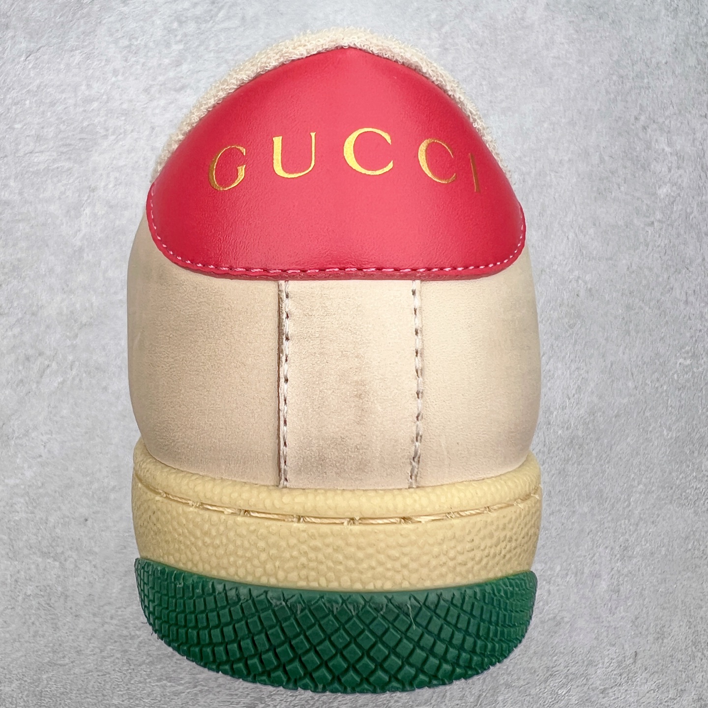图片[8]-＃福利特价 Gucci Screener sneaker 古驰双G小脏鞋系列复古怀旧校园风低帮板鞋 全套原楦原纸版原鞋开模 纯手工水洗做旧处理 侧面条纹饰带 原厂定制 原厂数据电绣 清晰立体 全鞋电脑针车 紧密相连 针距密度一致 环保乳胶注塑鞋垫 厚度脚感还原原版 皮面裁剪部位 统一油边封口工艺 右脚鞋侧嵌入NFC防伪芯片装置＋鞋盒标二唯码扫描 秒进官网 专柜全套包装 防尘袋 说明书 质保卡 购物袋 尺码：35 36 37 38 39 40 41 42 43 44 45-选品中心