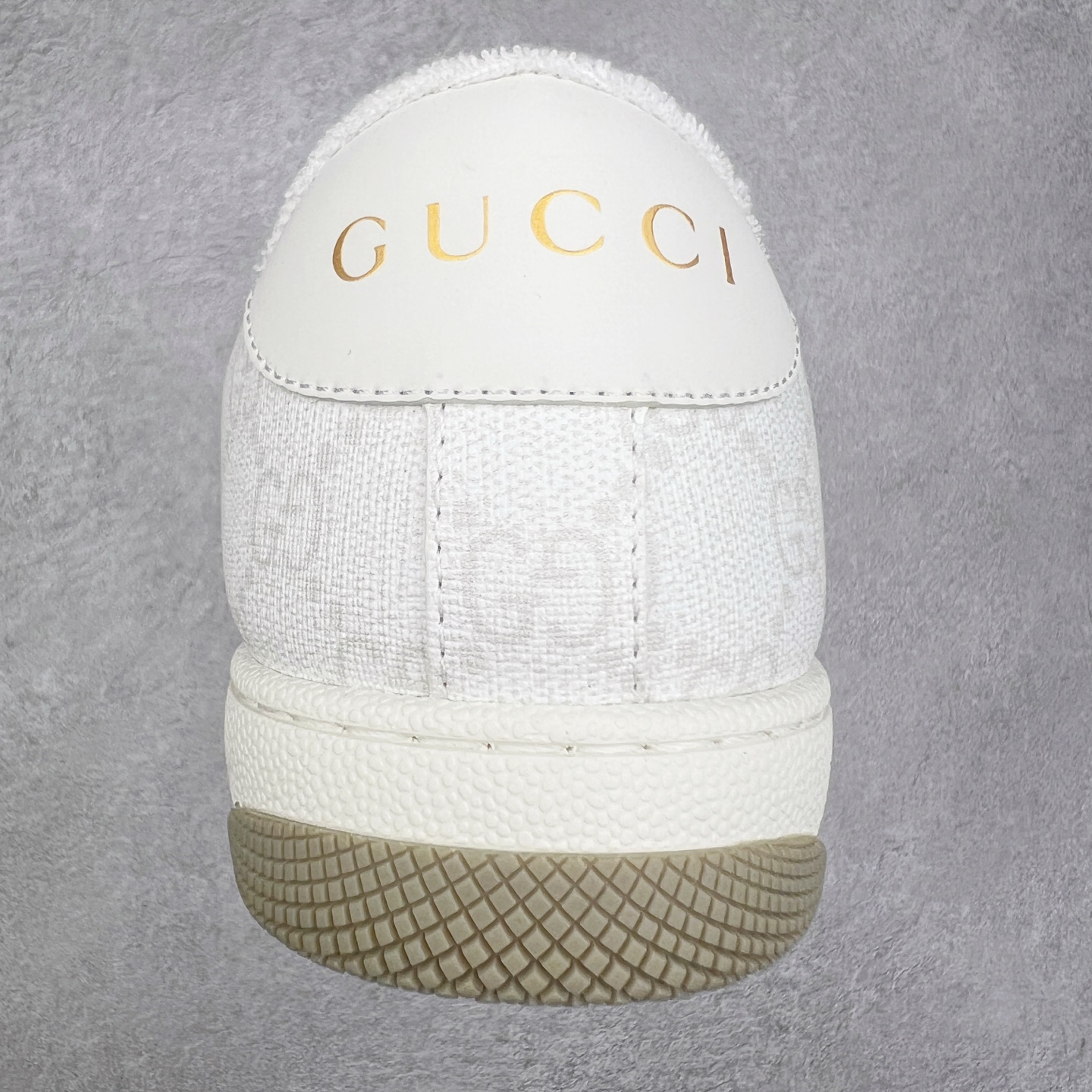 图片[8]-＃福利特价 Gucci Screener sneaker 古驰双G小脏鞋系列复古怀旧校园风低帮板鞋 全套原楦原纸版原鞋开模 纯手工水洗做旧处理 侧面条纹饰带 原厂定制 原厂数据电绣 清晰立体 全鞋电脑针车 紧密相连 针距密度一致 环保乳胶注塑鞋垫 厚度脚感还原原版 皮面裁剪部位 统一油边封口工艺 右脚鞋侧嵌入NFC防伪芯片装置＋鞋盒标二唯码扫描 秒进官网 专柜全套包装 防尘袋 说明书 质保卡 购物袋 尺码：35 36 37 38 39 40 41 42 43 44 45-选品中心