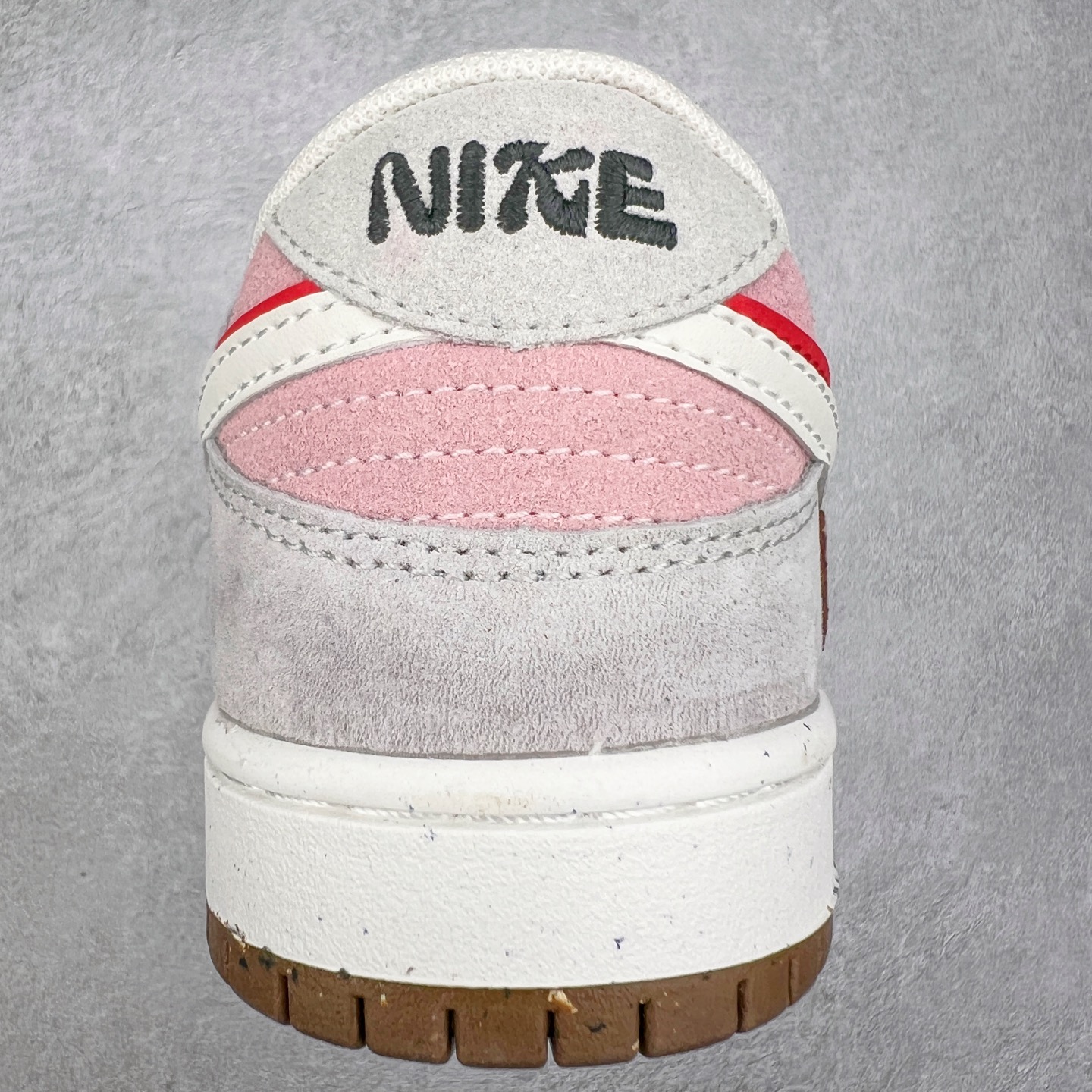 图片[8]-＃特价福利 NK Dunk Low 定制配色 大厂出品 极力推荐 原装头层材料 独家版型蒸餾加工帶來的是更好的视觉和脚感体验大厂纯原品质出货 清洁度 电绣工艺 皮料切割干净无任何毛边 细节完美 尺码：36 36.5 37.5 38 38.5 39 40 40.5 41 42 42.5 43 44 44.5 45 46-选品中心