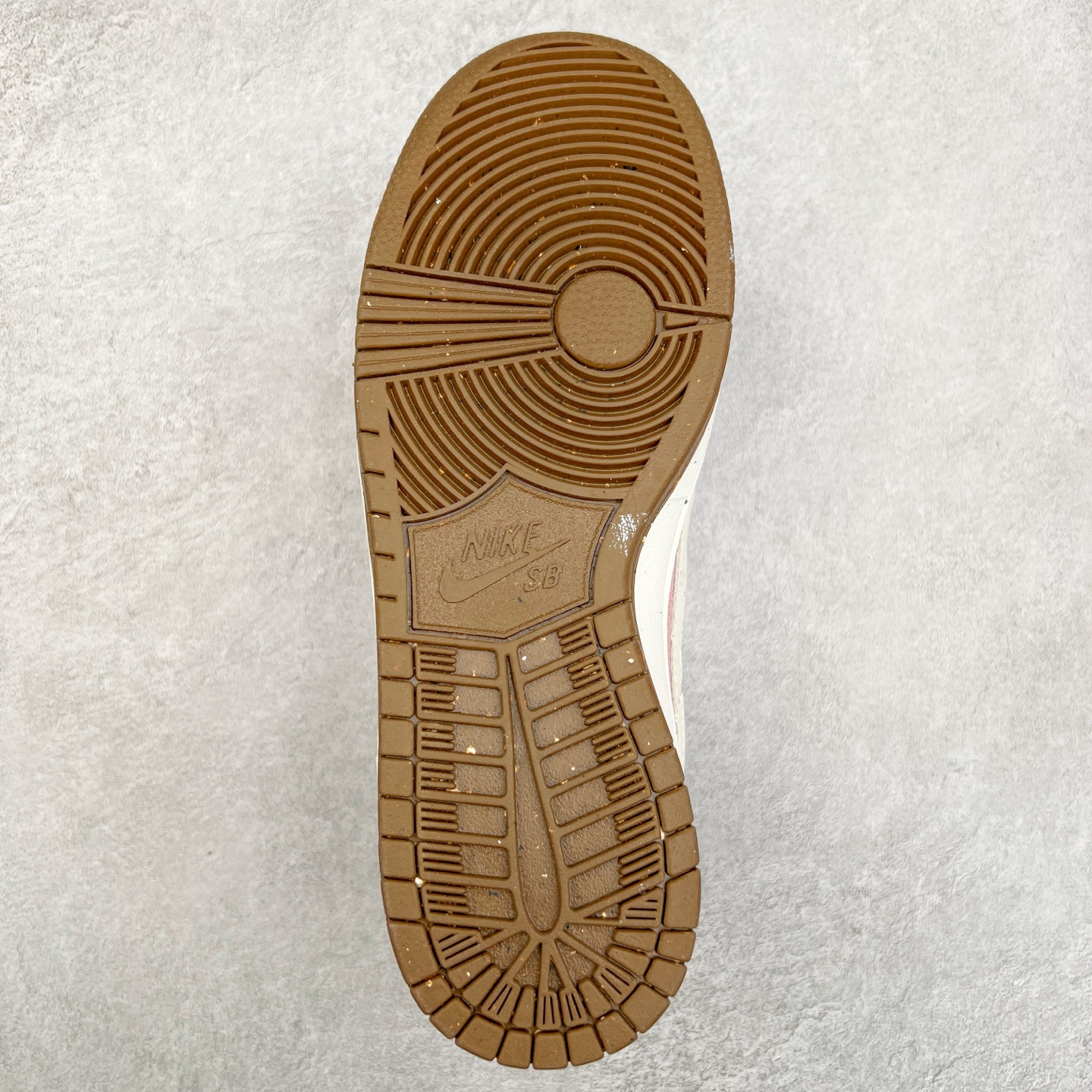 图片[9]-＃特价福利 NK Dunk Low 定制配色 大厂出品 极力推荐 原装头层材料 独家版型蒸餾加工帶來的是更好的视觉和脚感体验大厂纯原品质出货 清洁度 电绣工艺 皮料切割干净无任何毛边 细节完美 尺码：36 36.5 37.5 38 38.5 39 40 40.5 41 42 42.5 43 44 44.5 45 46-选品中心