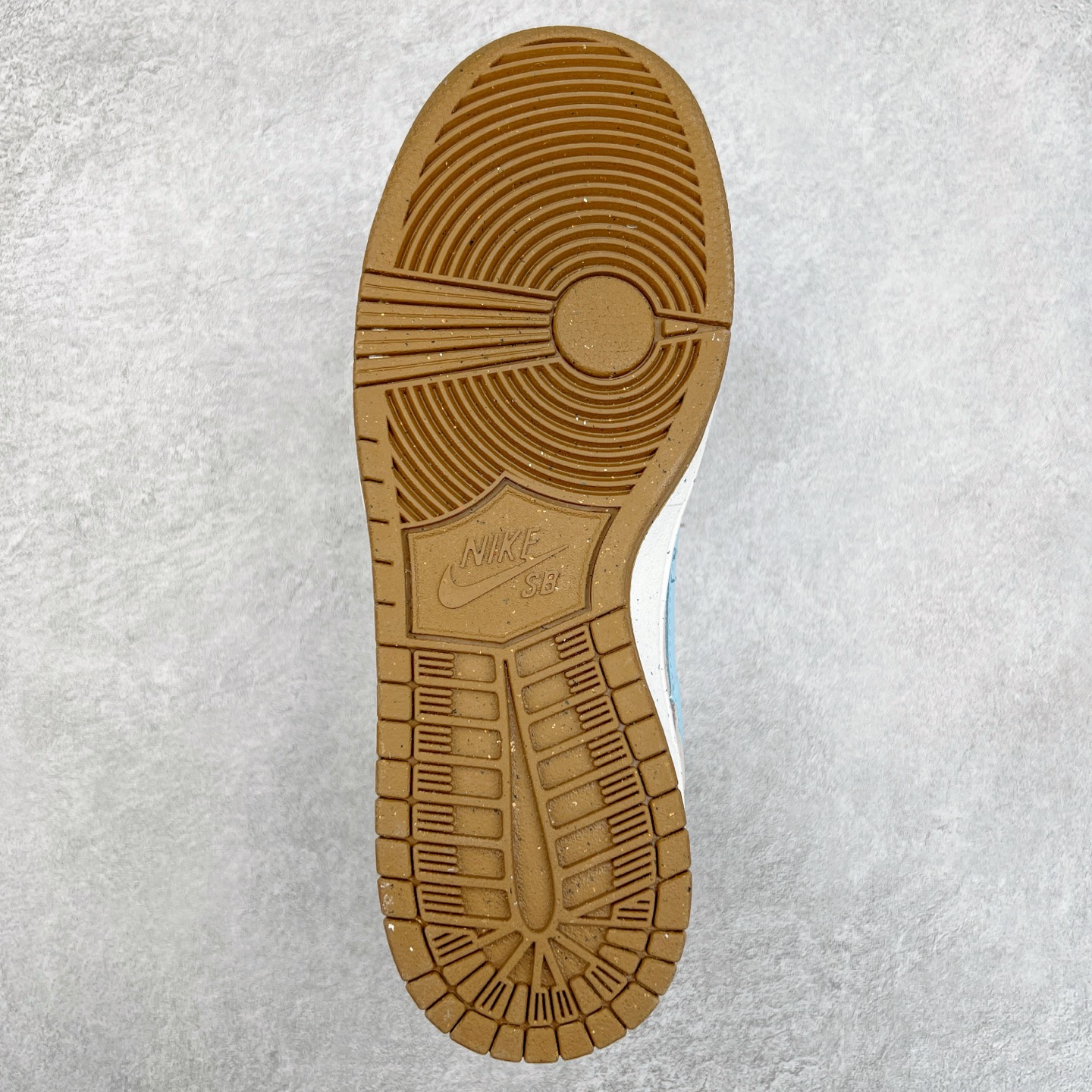 图片[9]-＃特价福利 NK Dunk Low 定制配色 大厂出品 极力推荐 原装头层材料 独家版型蒸餾加工帶來的是更好的视觉和脚感体验大厂纯原品质出货 清洁度 电绣工艺 皮料切割干净无任何毛边 细节完美 尺码：36 36.5 37.5 38 38.5 39 40 40.5 41 42 42.5 43 44 44.5 45 46-选品中心