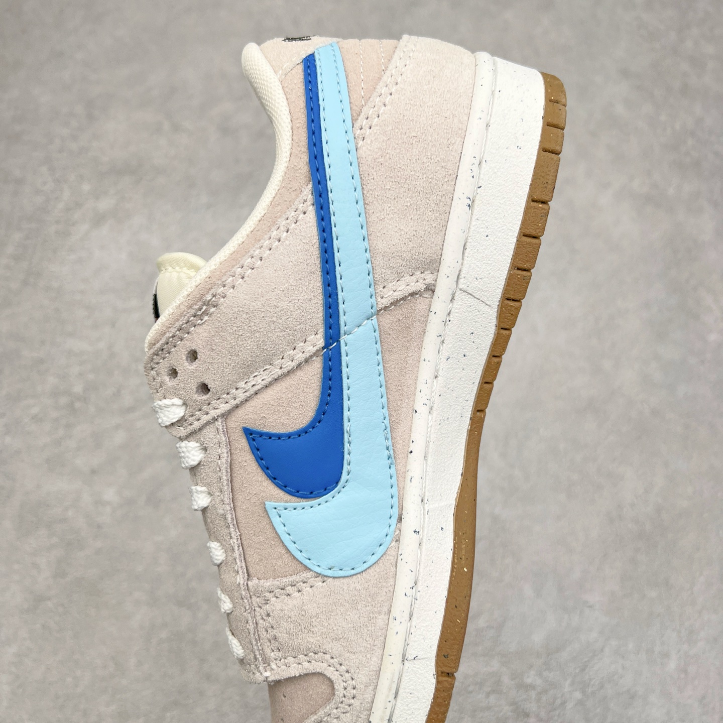 图片[7]-＃特价福利 NK Dunk Low 定制配色 大厂出品 极力推荐 原装头层材料 独家版型蒸餾加工帶來的是更好的视觉和脚感体验大厂纯原品质出货 清洁度 电绣工艺 皮料切割干净无任何毛边 细节完美 尺码：36 36.5 37.5 38 38.5 39 40 40.5 41 42 42.5 43 44 44.5 45 46-选品中心