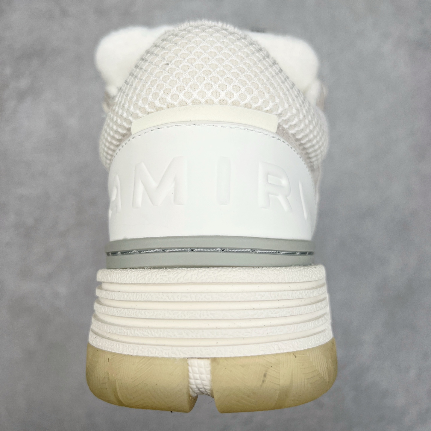 图片[8]-Lw22 Amiri 埃米尔 MA-1 情侣款面包鞋 原版购入开发 广东纯原大厂出品 做货 Amiri新一季放弃了摇滚朋克的风格 使用了大量不饱和色系 莫兰迪色调 无论是看到还是穿上 都是会让人非常身心愉悦 面包鞋的大鞋舌延续了下来 缩短了鞋身的长度 加厚了中底 鞋头部分更加圆润 Amiri的品牌字母和 MA标识出现在鞋身侧面 尺码： 38 39 40 41 42 43 44 45-选品中心