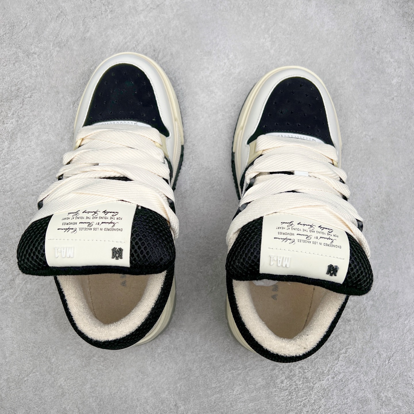 图片[3]-Lw22 Amiri 埃米尔 MA-1 情侣款面包鞋 原版购入开发 广东纯原大厂出品 做货 Amiri新一季放弃了摇滚朋克的风格 使用了大量不饱和色系 莫兰迪色调 无论是看到还是穿上 都是会让人非常身心愉悦 面包鞋的大鞋舌延续了下来 缩短了鞋身的长度 加厚了中底 鞋头部分更加圆润 Amiri的品牌字母和 MA标识出现在鞋身侧面 尺码： 38 39 40 41 42 43 44 45-选品中心