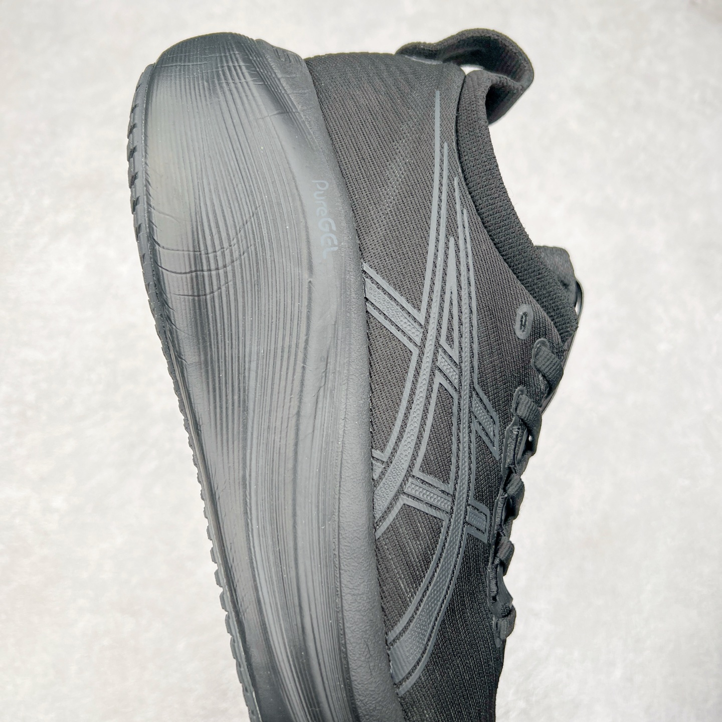 图片[6]-Asics GEL-Nimbus 27 亚瑟士缓震跑鞋 近年复古风潮的势头很旺 ASICS一直坚信保持身体的健康与活力是打造健康快乐的生活方式的最佳途径 ASICS为复古鞋型注入新设计 为玩家的街头穿搭提供了更多可能 GEL-NIMBUSTM9运动鞋最初是为中立和仰卧跑步者设计的长距离训练器 采用原始材料和关键细节重新设计 其Y2K时代的工业外观也被大胆的对比和色块所抵消 尺码：36 36.5 37.5 38 38.5 39 40 40.5 41.5 42 42.5 43.5 44 44.5 45-选品中心