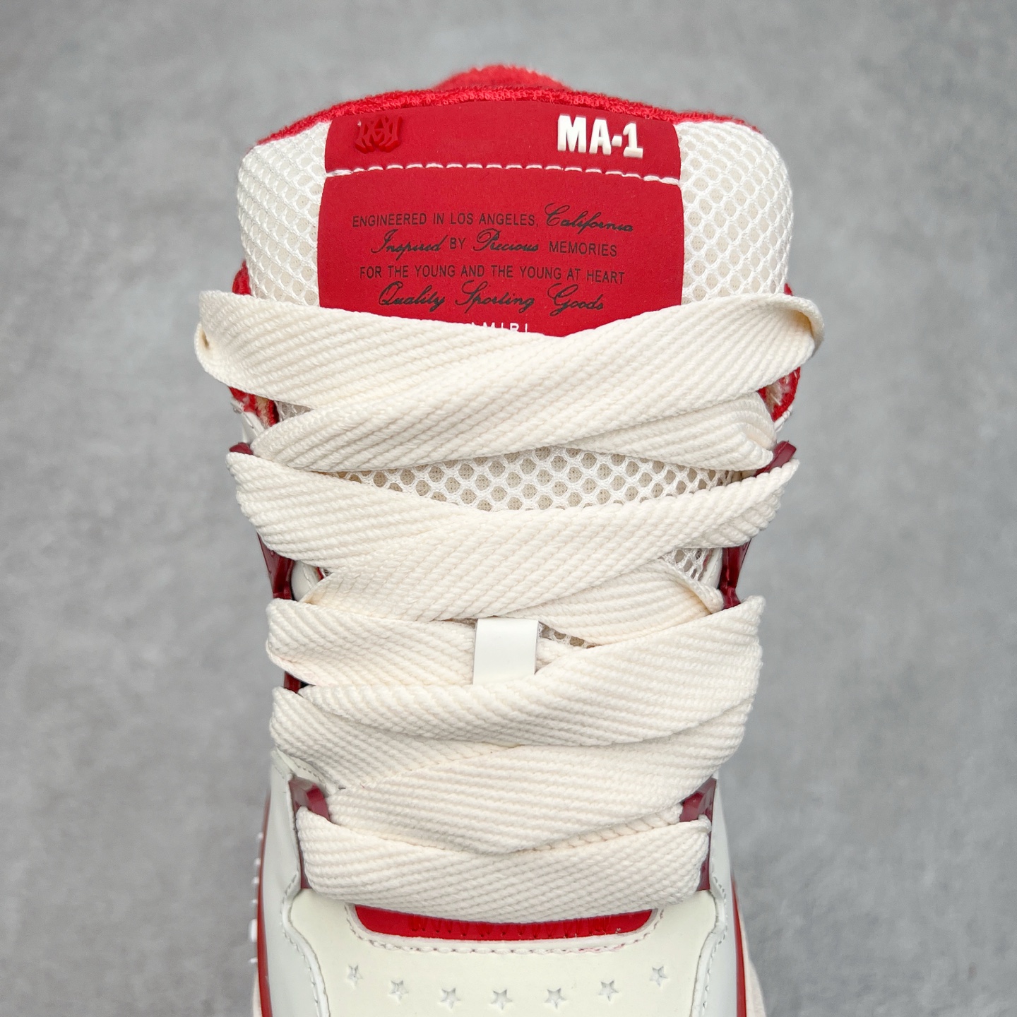 图片[5]-Lw22 Amiri 埃米尔 MA-1 情侣款面包鞋 原版购入开发 广东纯原大厂出品 做货 Amiri新一季放弃了摇滚朋克的风格 使用了大量不饱和色系 莫兰迪色调 无论是看到还是穿上 都是会让人非常身心愉悦 面包鞋的大鞋舌延续了下来 缩短了鞋身的长度 加厚了中底 鞋头部分更加圆润 Amiri的品牌字母和 MA标识出现在鞋身侧面 尺码： 38 39 40 41 42 43 44 45-选品中心