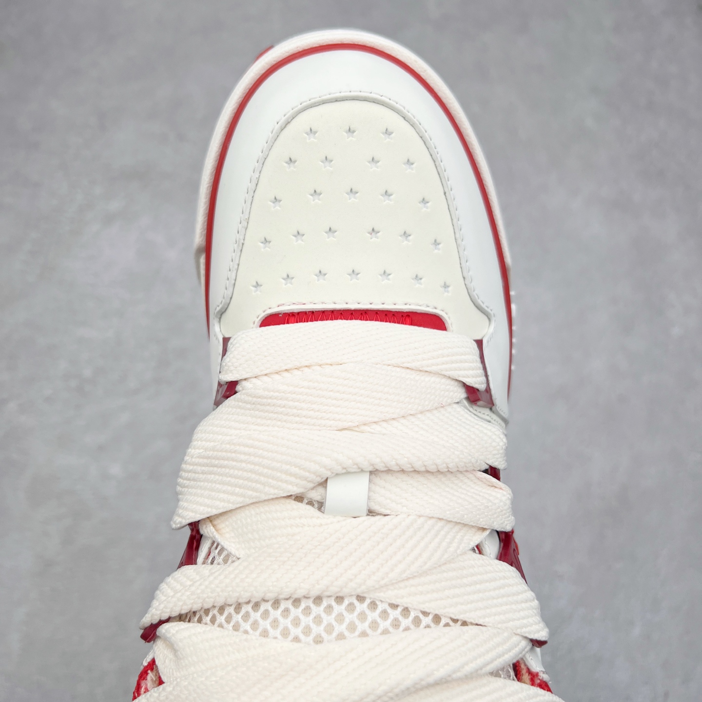 图片[4]-Lw22 Amiri 埃米尔 MA-1 情侣款面包鞋 原版购入开发 广东纯原大厂出品 做货 Amiri新一季放弃了摇滚朋克的风格 使用了大量不饱和色系 莫兰迪色调 无论是看到还是穿上 都是会让人非常身心愉悦 面包鞋的大鞋舌延续了下来 缩短了鞋身的长度 加厚了中底 鞋头部分更加圆润 Amiri的品牌字母和 MA标识出现在鞋身侧面 尺码： 38 39 40 41 42 43 44 45-选品中心