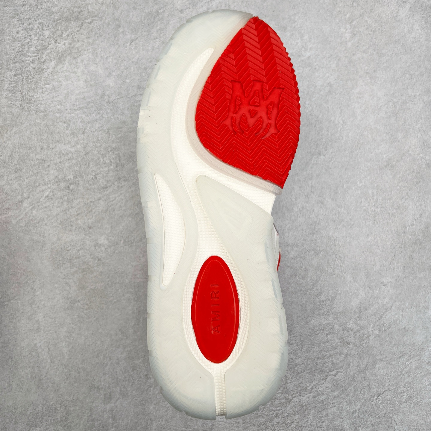 图片[9]-Lw22 Amiri 埃米尔 MA-1 情侣款面包鞋 原版购入开发 广东纯原大厂出品 做货 Amiri新一季放弃了摇滚朋克的风格 使用了大量不饱和色系 莫兰迪色调 无论是看到还是穿上 都是会让人非常身心愉悦 面包鞋的大鞋舌延续了下来 缩短了鞋身的长度 加厚了中底 鞋头部分更加圆润 Amiri的品牌字母和 MA标识出现在鞋身侧面 尺码： 38 39 40 41 42 43 44 45-选品中心