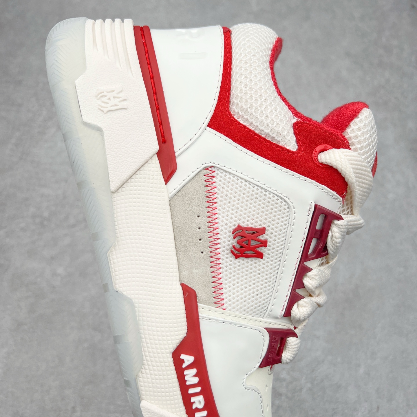 图片[6]-Lw22 Amiri 埃米尔 MA-1 情侣款面包鞋 原版购入开发 广东纯原大厂出品 做货 Amiri新一季放弃了摇滚朋克的风格 使用了大量不饱和色系 莫兰迪色调 无论是看到还是穿上 都是会让人非常身心愉悦 面包鞋的大鞋舌延续了下来 缩短了鞋身的长度 加厚了中底 鞋头部分更加圆润 Amiri的品牌字母和 MA标识出现在鞋身侧面 尺码： 38 39 40 41 42 43 44 45-选品中心