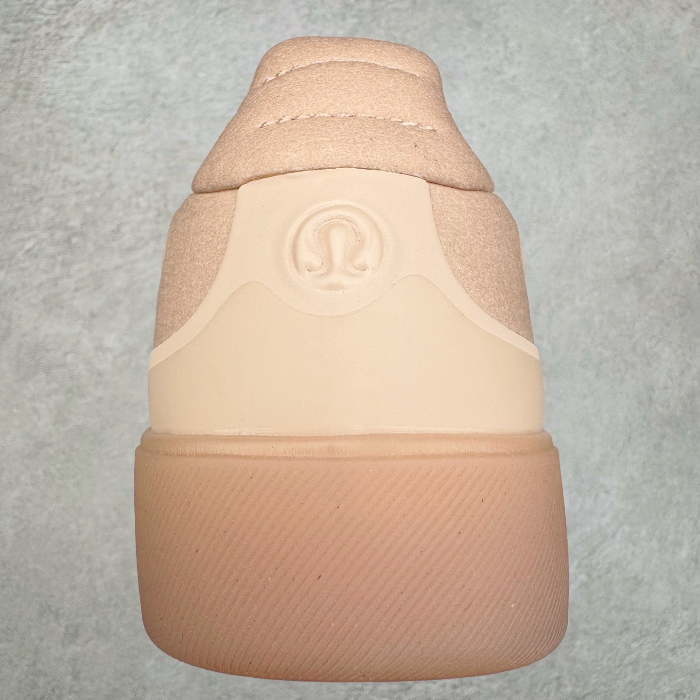 图片[8]-＃GD广顶 lululemon Cityverse 露露乐檬极简主义减震耐磨低帮生活休闲鞋 Cityverse将运动性能融入经典休闲鞋中，中底提供出色缓震，并贴合足部曲线，带来全天候的舒适感。鞋面采用两种材质拼接，且前半部分采用热熔压胶处理，无任何缝线，保留了鞋身整体性。模制泡沫的鞋垫带来上乘的脚感，在平日休闲穿着时不会磨脚，也能提供轻质软弹的效果。25年来，lululemon一直秉持“感受为先”的设计理念，并相信更好的感受带来更好的表现。此次男鞋的设计亦是如此。投入多年研究，针对男性在不同运动场景中的脚步形态设计了不同鞋履款式。同时，还进行了生物力学与形态学研究，为“他”带来更好的贴合度和感受。尺码：36 36.5 37.5 38 38.5 39 40 40.5 41 42 42.5 43 44 44.5 45-选品中心