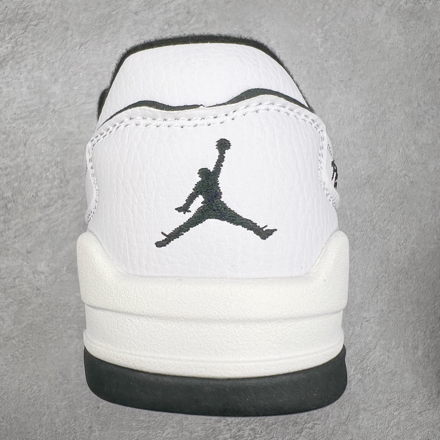 图片[8]-Jordan FLIGHT COURT AJ舒适百搭防滑耐磨低帮复古篮球鞋 HF3255-100 实拍调校N版已经零色差零失真 百分百还原实物色彩所见即所得 不存在货不对板色差等低级问题 选购参考实物拍摄 不混卖不参货 只用心做好货严格选品 承诺混一赔十 尺码：36 36.5 37.5 38 38.5 39 40 40.5 41 42 42.5 43 44 44.5 45-选品中心