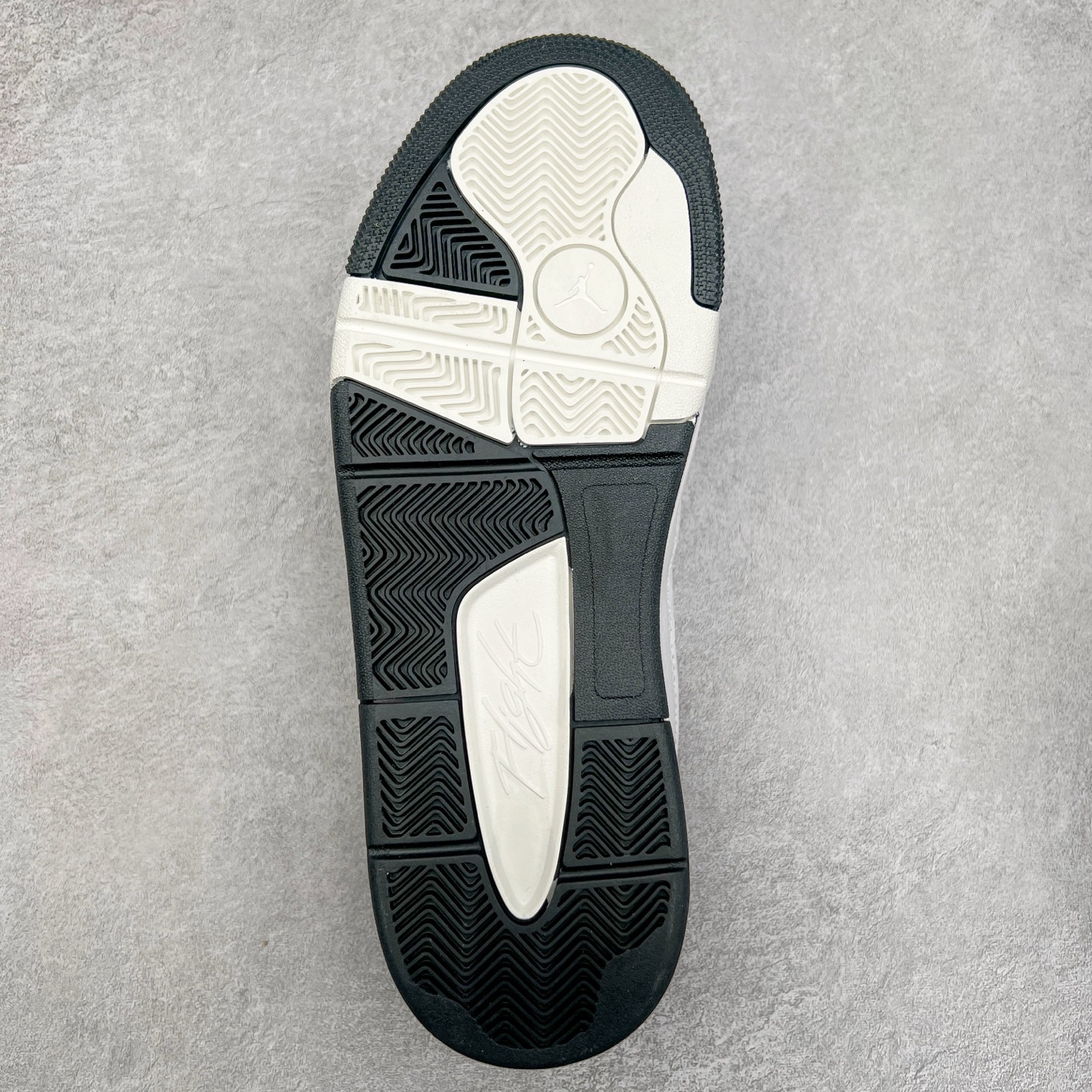 图片[9]-Jordan FLIGHT COURT AJ舒适百搭防滑耐磨低帮复古篮球鞋 HF3255-100 实拍调校N版已经零色差零失真 百分百还原实物色彩所见即所得 不存在货不对板色差等低级问题 选购参考实物拍摄 不混卖不参货 只用心做好货严格选品 承诺混一赔十 尺码：36 36.5 37.5 38 38.5 39 40 40.5 41 42 42.5 43 44 44.5 45-选品中心