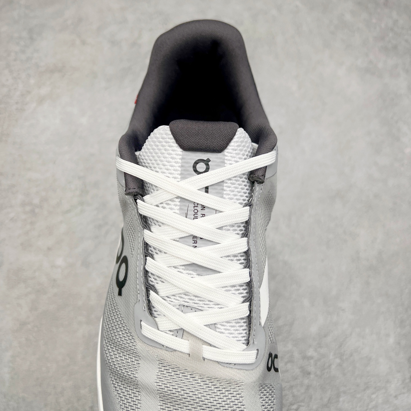 图片[5]-On Cloudsurfer Next 舒适百搭防滑耐磨低帮休闲跑步鞋 昂跑运动品牌 开创于2010年 缓震着陆、强效回弹、轻柔质感的设计构思始终是ON研制关键 与此同时基于“为全球提供革新性的跑步感受”信念 陆续推出了多款跑鞋及其以专业运动人体跑步工程学为设计关键的功能性跑步服饰设备 让跑者不费力气地畅快畅跑 尺码：36 36.5 37.5 38 38.5 39 40 40.5 41 42 42.5 43 44 44.5 45-选品中心