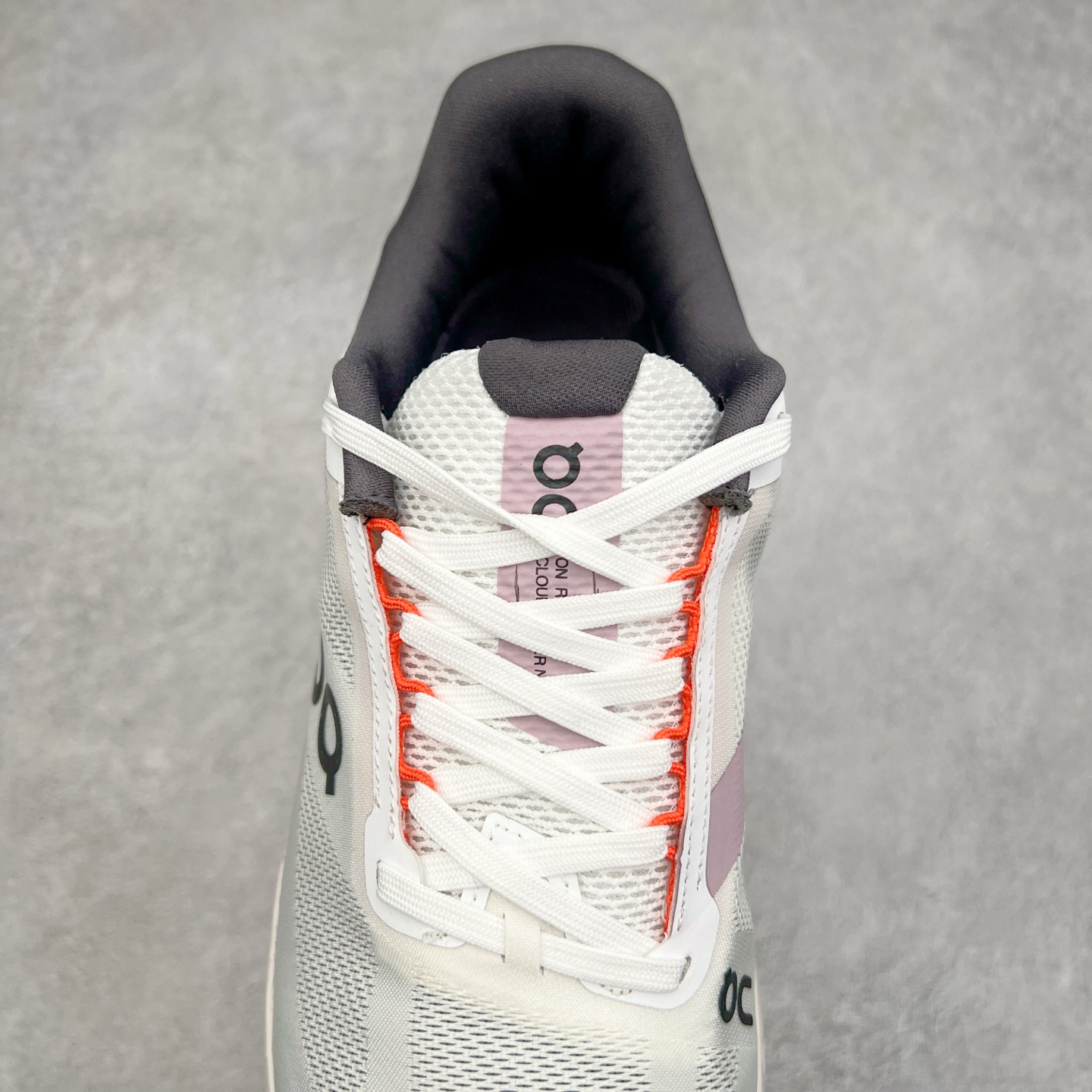 图片[5]-On Cloudsurfer Next 舒适百搭防滑耐磨低帮休闲跑步鞋 昂跑运动品牌 开创于2010年 缓震着陆、强效回弹、轻柔质感的设计构思始终是ON研制关键 与此同时基于“为全球提供革新性的跑步感受”信念 陆续推出了多款跑鞋及其以专业运动人体跑步工程学为设计关键的功能性跑步服饰设备 让跑者不费力气地畅快畅跑 尺码：36 36.5 37.5 38 38.5 39 40 40.5 41 42 42.5 43 44 44.5 45-选品中心