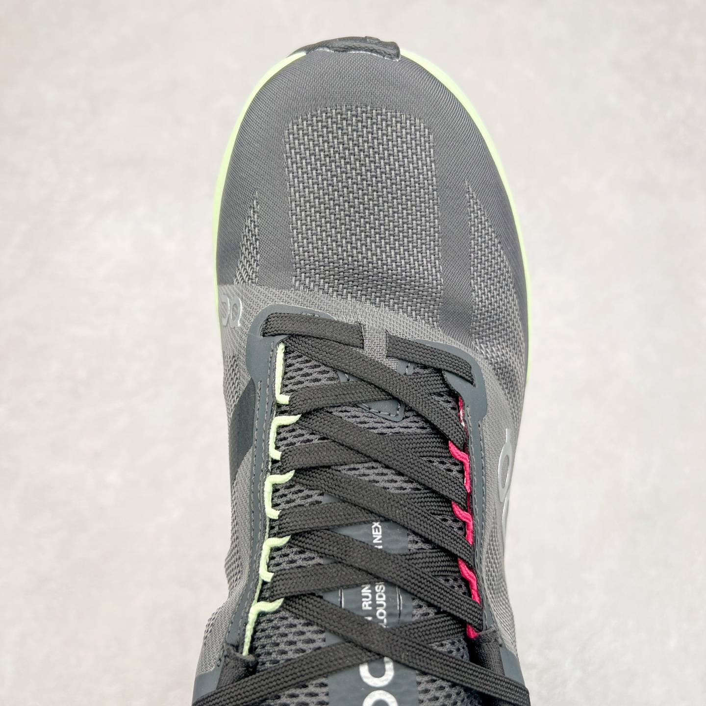 图片[4]-On Cloudsurfer Next 舒适百搭防滑耐磨低帮休闲跑步鞋 昂跑运动品牌 开创于2010年 缓震着陆、强效回弹、轻柔质感的设计构思始终是ON研制关键 与此同时基于“为全球提供革新性的跑步感受”信念 陆续推出了多款跑鞋及其以专业运动人体跑步工程学为设计关键的功能性跑步服饰设备 让跑者不费力气地畅快畅跑 尺码：36 36.5 37.5 38 38.5 39 40 40.5 41 42 42.5 43 44 44.5 45-选品中心