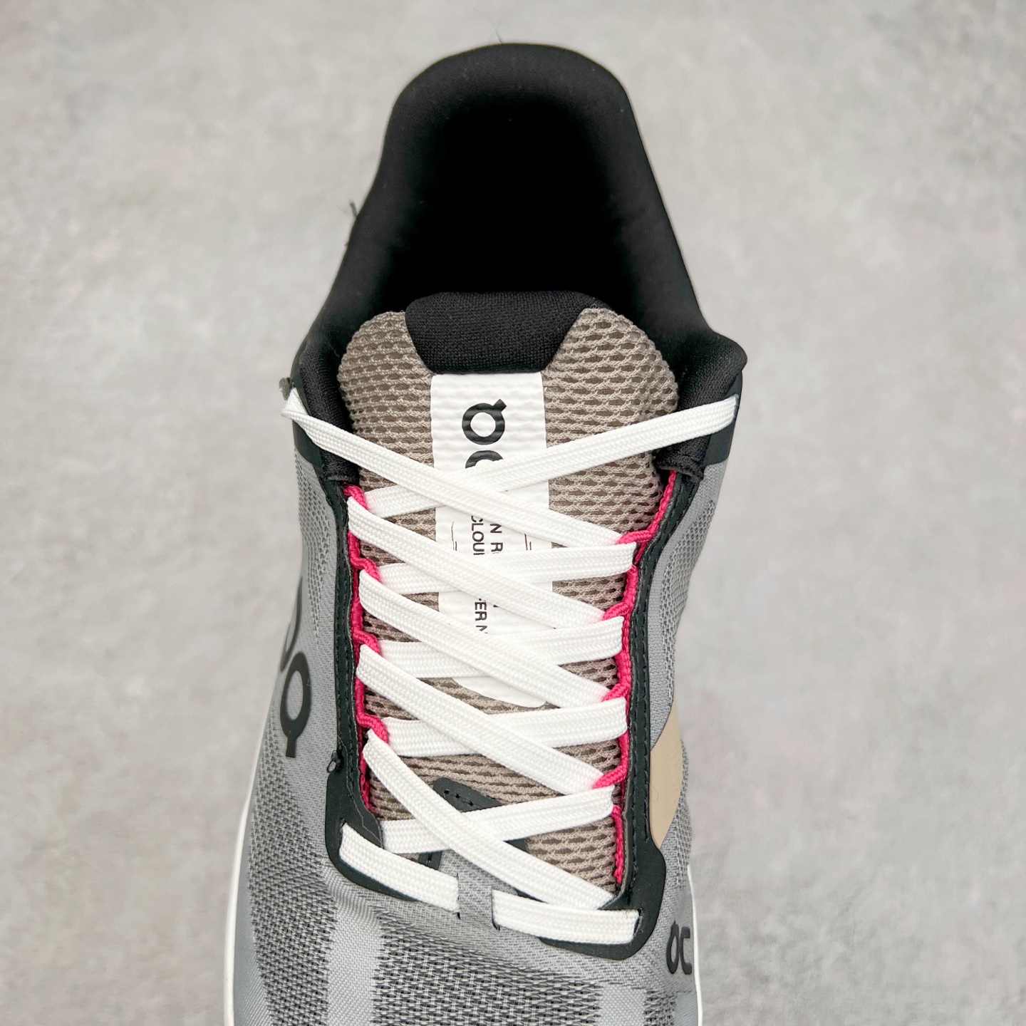 图片[5]-On Cloudsurfer Next 舒适百搭防滑耐磨低帮休闲跑步鞋 昂跑运动品牌 开创于2010年 缓震着陆、强效回弹、轻柔质感的设计构思始终是ON研制关键 与此同时基于“为全球提供革新性的跑步感受”信念 陆续推出了多款跑鞋及其以专业运动人体跑步工程学为设计关键的功能性跑步服饰设备 让跑者不费力气地畅快畅跑 尺码：36 36.5 37.5 38 38.5 39 40 40.5 41 42 42.5 43 44 44.5 45-选品中心