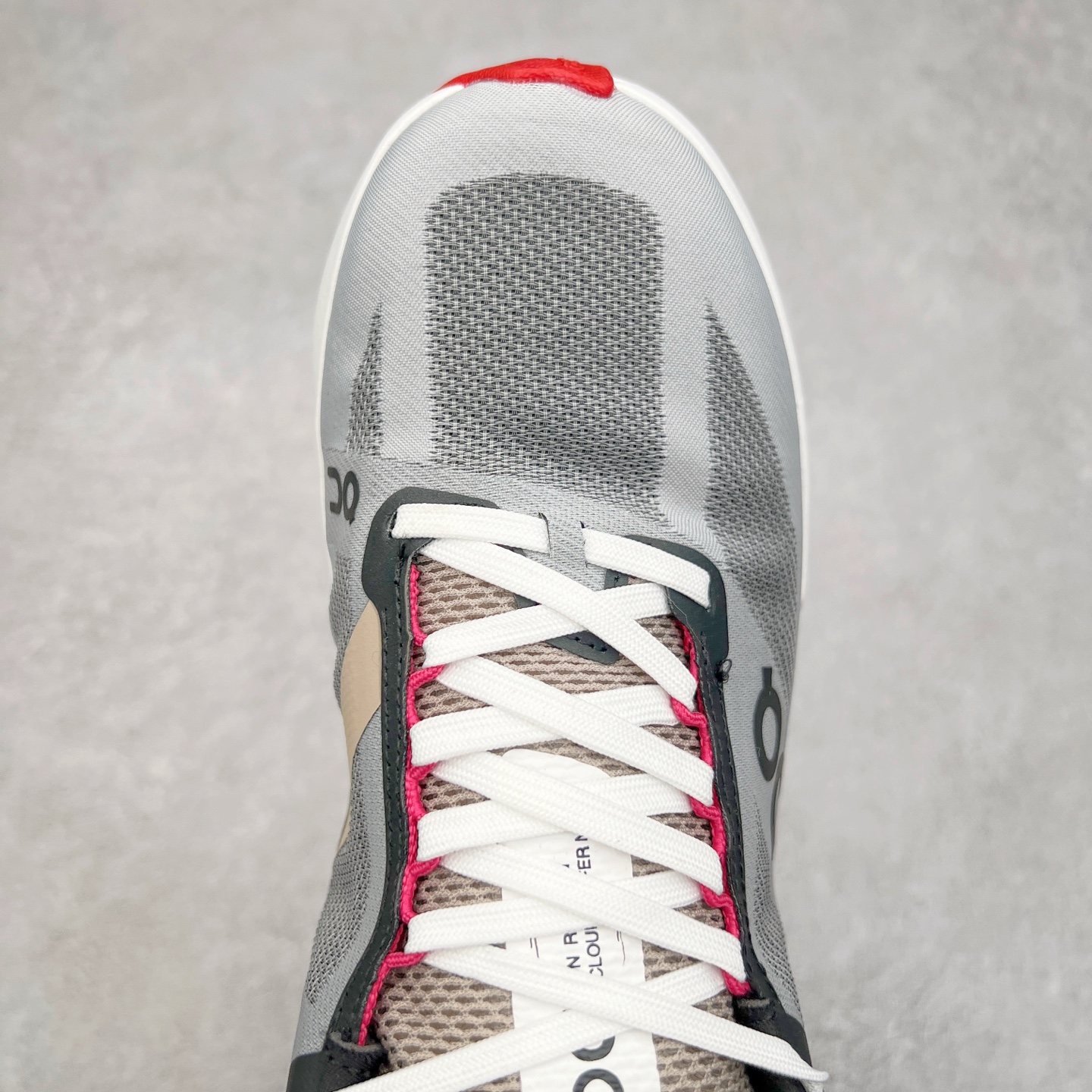 图片[4]-On Cloudsurfer Next 舒适百搭防滑耐磨低帮休闲跑步鞋 昂跑运动品牌 开创于2010年 缓震着陆、强效回弹、轻柔质感的设计构思始终是ON研制关键 与此同时基于“为全球提供革新性的跑步感受”信念 陆续推出了多款跑鞋及其以专业运动人体跑步工程学为设计关键的功能性跑步服饰设备 让跑者不费力气地畅快畅跑 尺码：36 36.5 37.5 38 38.5 39 40 40.5 41 42 42.5 43 44 44.5 45-选品中心