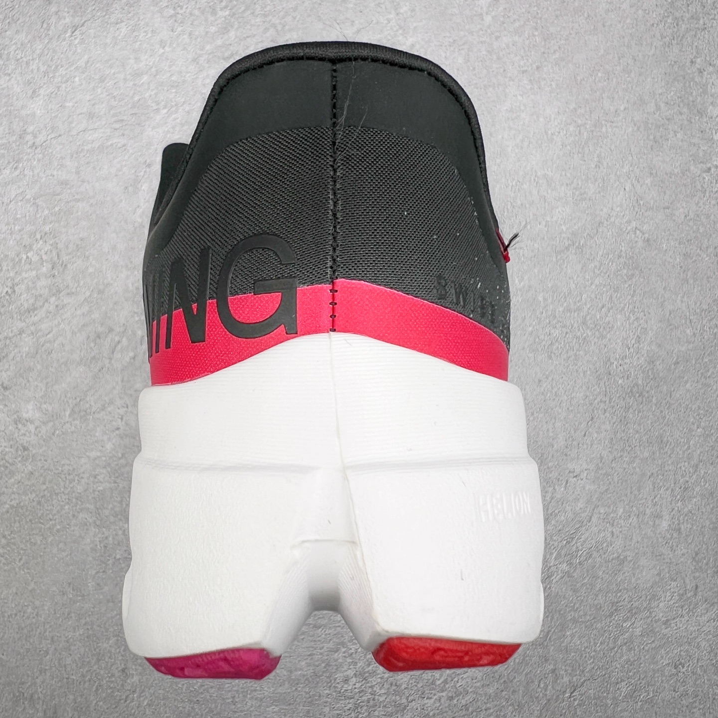 图片[8]-On Cloudsurfer Next 舒适百搭防滑耐磨低帮休闲跑步鞋 昂跑运动品牌 开创于2010年 缓震着陆、强效回弹、轻柔质感的设计构思始终是ON研制关键 与此同时基于“为全球提供革新性的跑步感受”信念 陆续推出了多款跑鞋及其以专业运动人体跑步工程学为设计关键的功能性跑步服饰设备 让跑者不费力气地畅快畅跑 尺码：36 36.5 37.5 38 38.5 39 40 40.5 41 42 42.5 43 44 44.5 45-选品中心