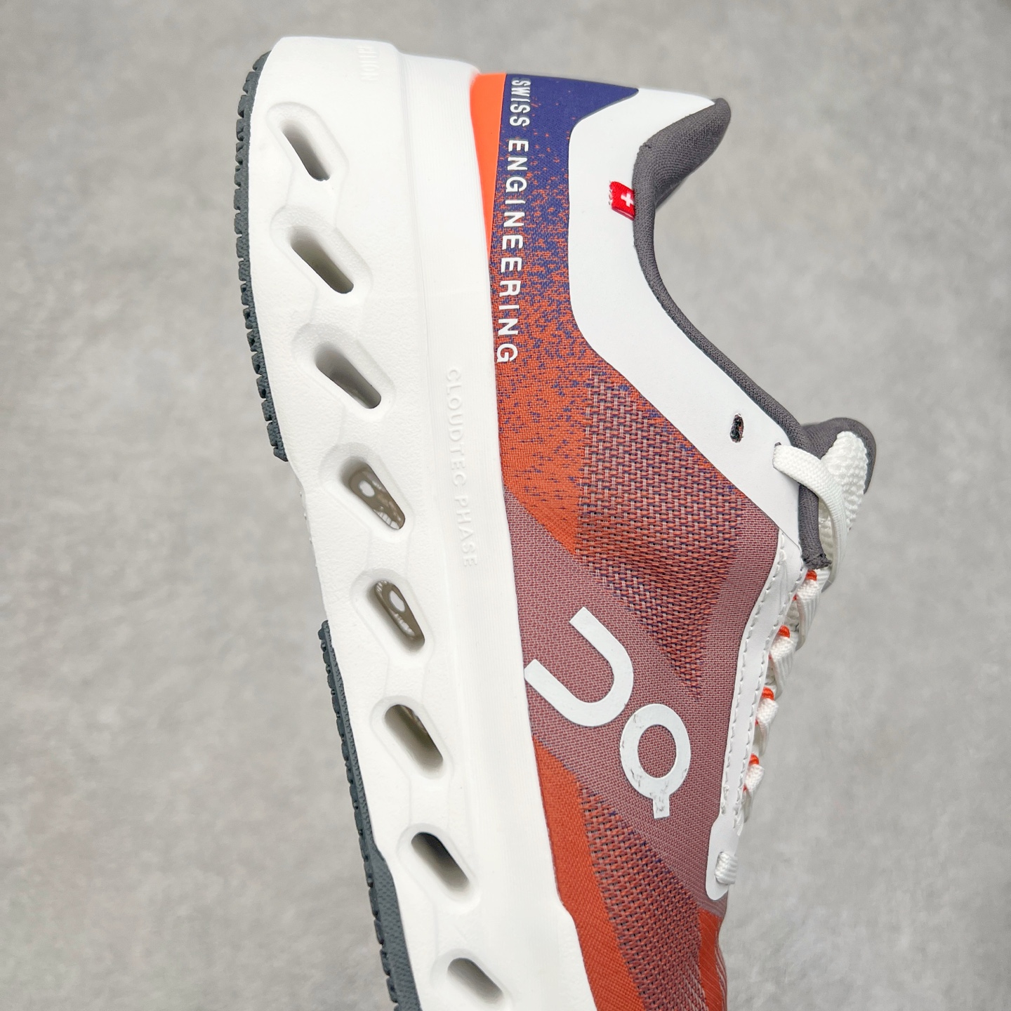 图片[6]-On Cloudsurfer Next 舒适百搭防滑耐磨低帮休闲跑步鞋 昂跑运动品牌 开创于2010年 缓震着陆、强效回弹、轻柔质感的设计构思始终是ON研制关键 与此同时基于“为全球提供革新性的跑步感受”信念 陆续推出了多款跑鞋及其以专业运动人体跑步工程学为设计关键的功能性跑步服饰设备 让跑者不费力气地畅快畅跑 尺码：36 36.5 37.5 38 38.5 39 40 40.5 41 42 42.5 43 44 44.5 45-选品中心