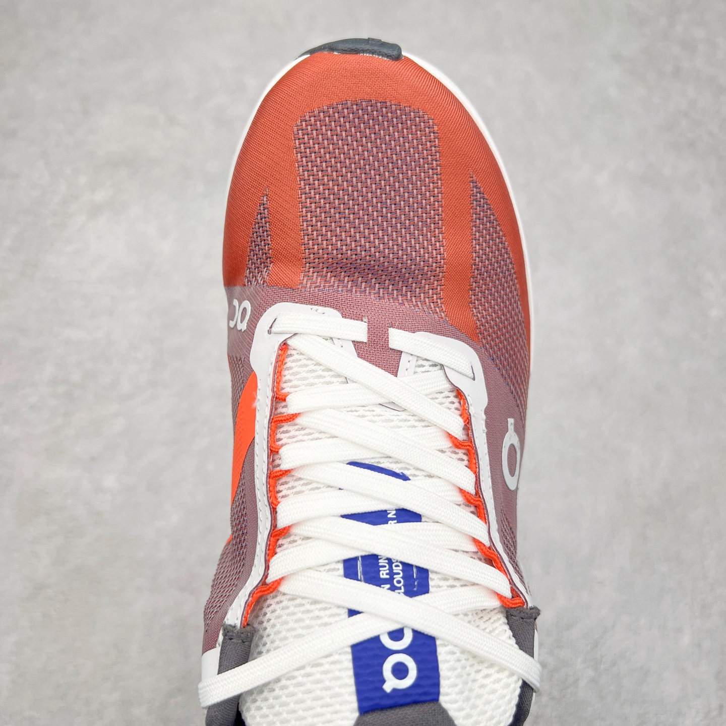 图片[4]-On Cloudsurfer Next 舒适百搭防滑耐磨低帮休闲跑步鞋 昂跑运动品牌 开创于2010年 缓震着陆、强效回弹、轻柔质感的设计构思始终是ON研制关键 与此同时基于“为全球提供革新性的跑步感受”信念 陆续推出了多款跑鞋及其以专业运动人体跑步工程学为设计关键的功能性跑步服饰设备 让跑者不费力气地畅快畅跑 尺码：36 36.5 37.5 38 38.5 39 40 40.5 41 42 42.5 43 44 44.5 45-选品中心